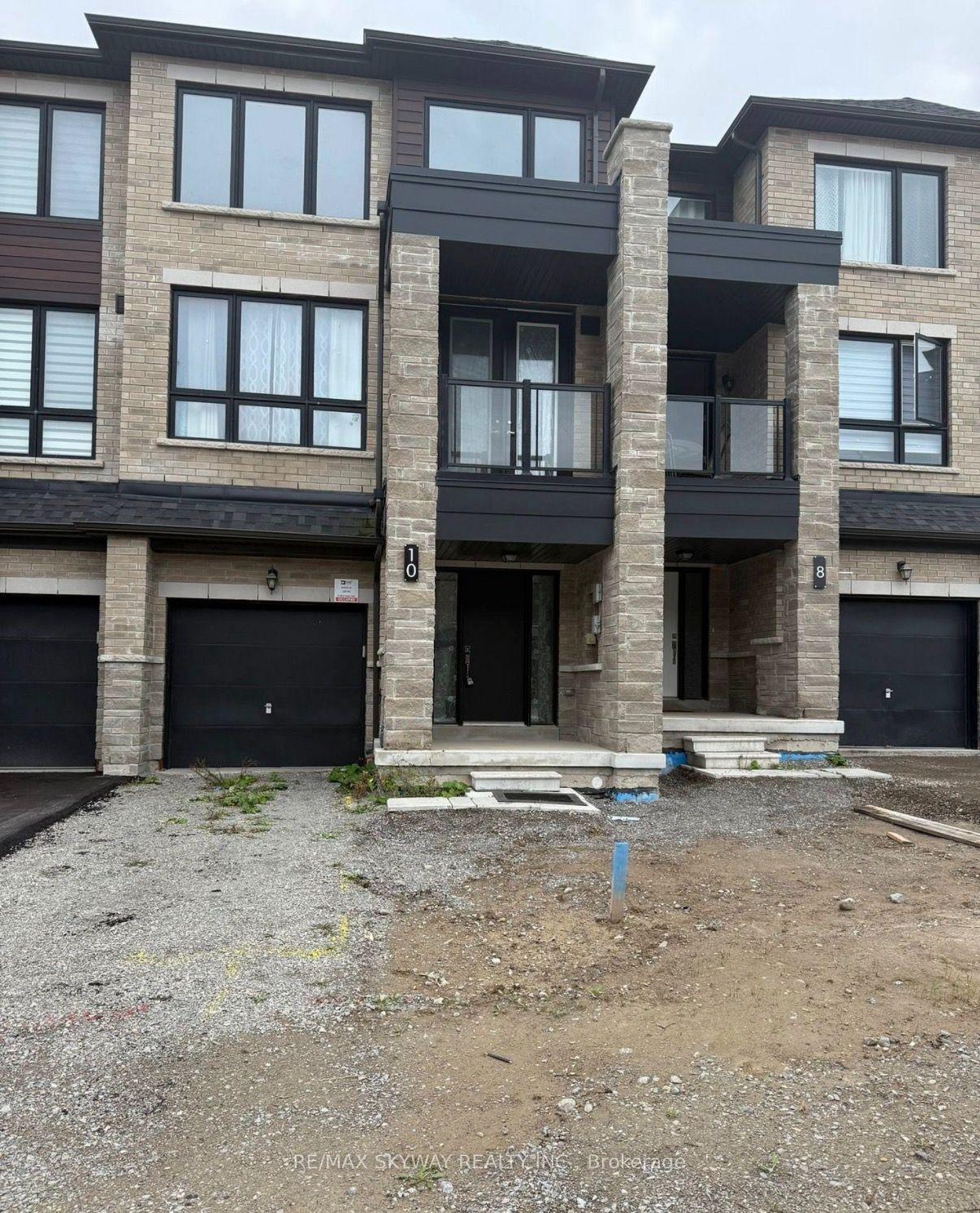 10 Blue Forest Crescent, Barrie — Townhouse for lease, photo 1