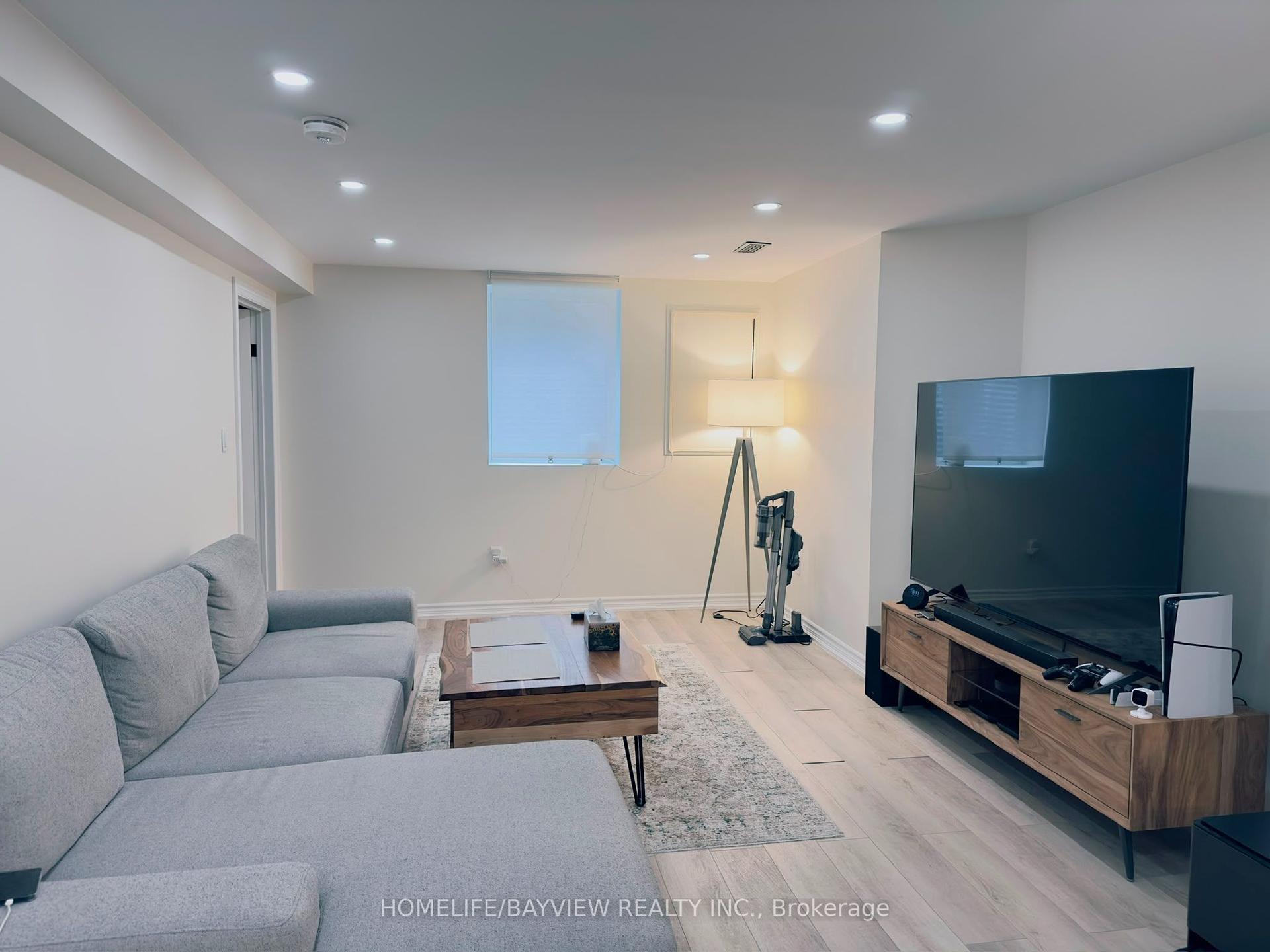 128 Adam Place Lower unit #Lower unit, Newmarket — Detached for lease, photo 1