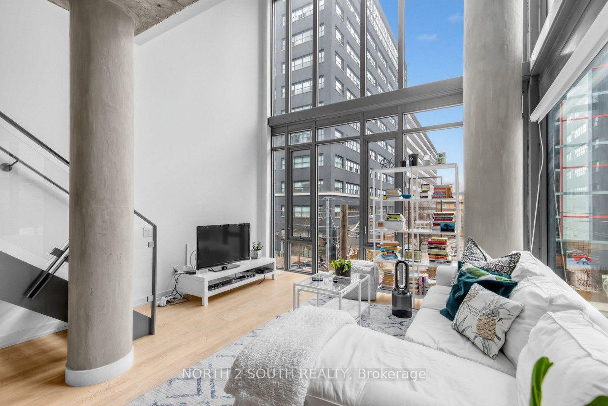 95 Bathurst Street 225 #225, Toronto — Condo for lease, photo 1