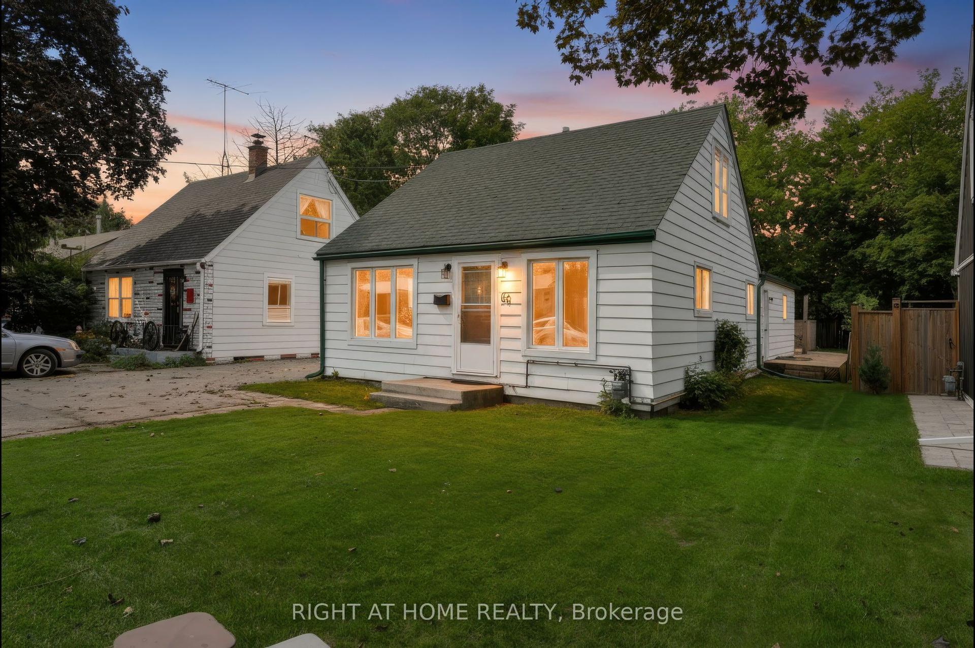 66 Frederick Street, Brampton — Detached for sale, photo 1