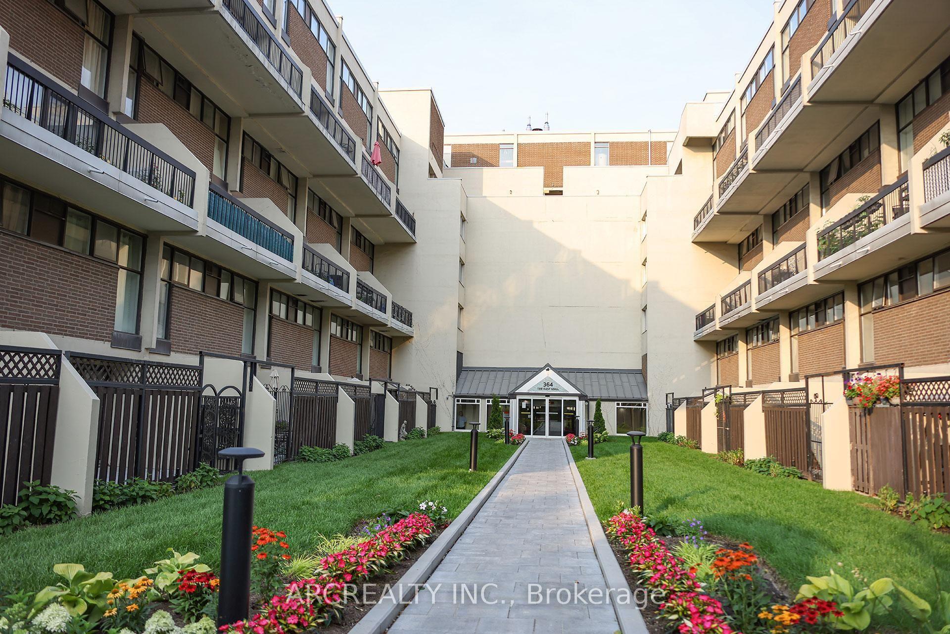 364 The East Mall 127 #127, Toronto — Condo Town for sale, photo 1