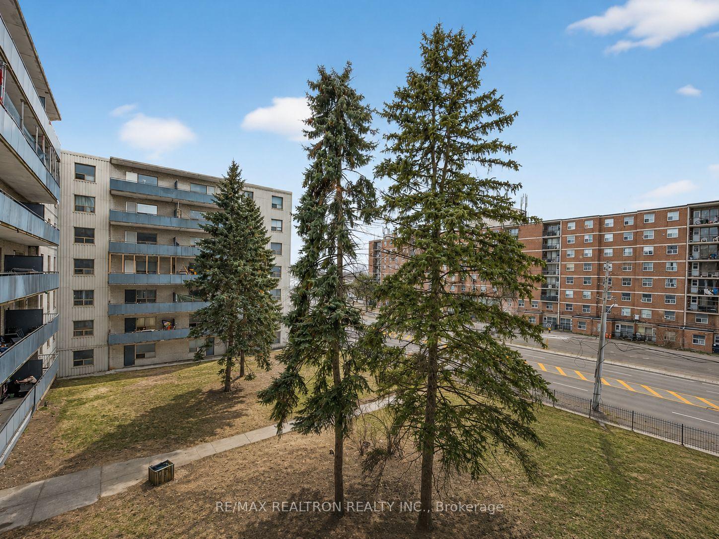 275 Wentworth Street W 716 #716 — photo 1