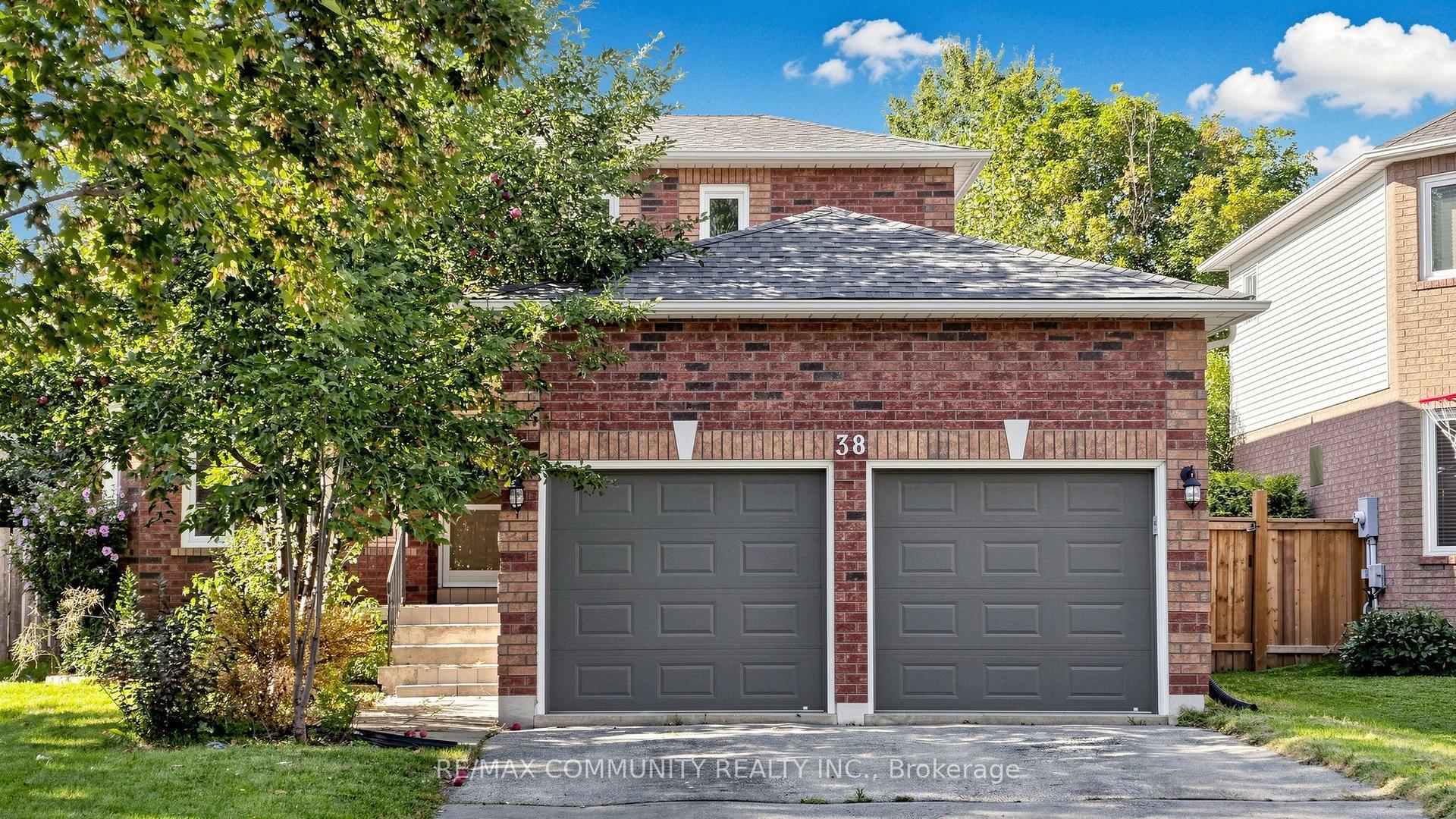 38 Iveagh Drive, Georgina — Detached for sale, photo 1