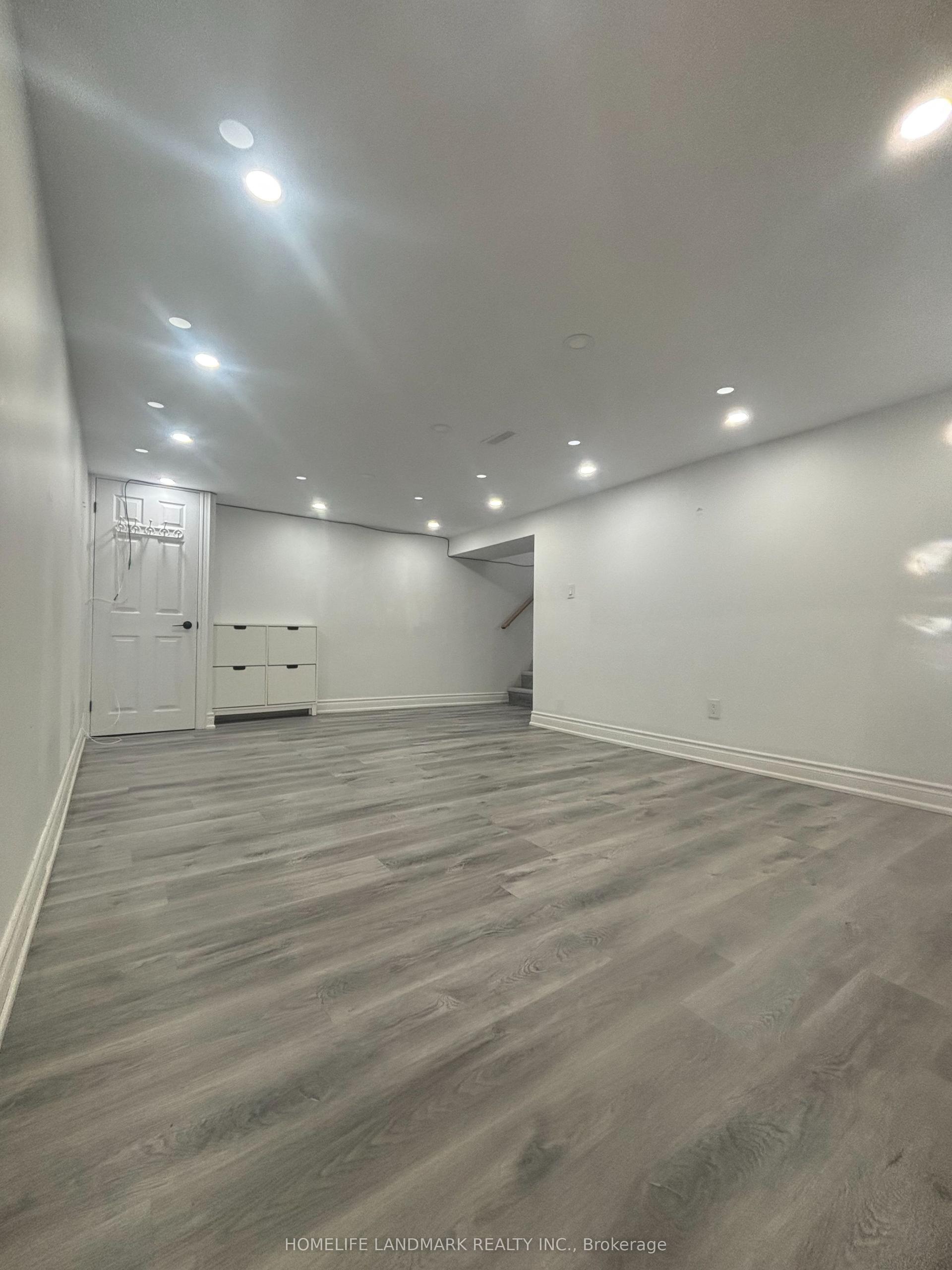 45 Southlawn Drive, Toronto — Detached for lease, photo 1