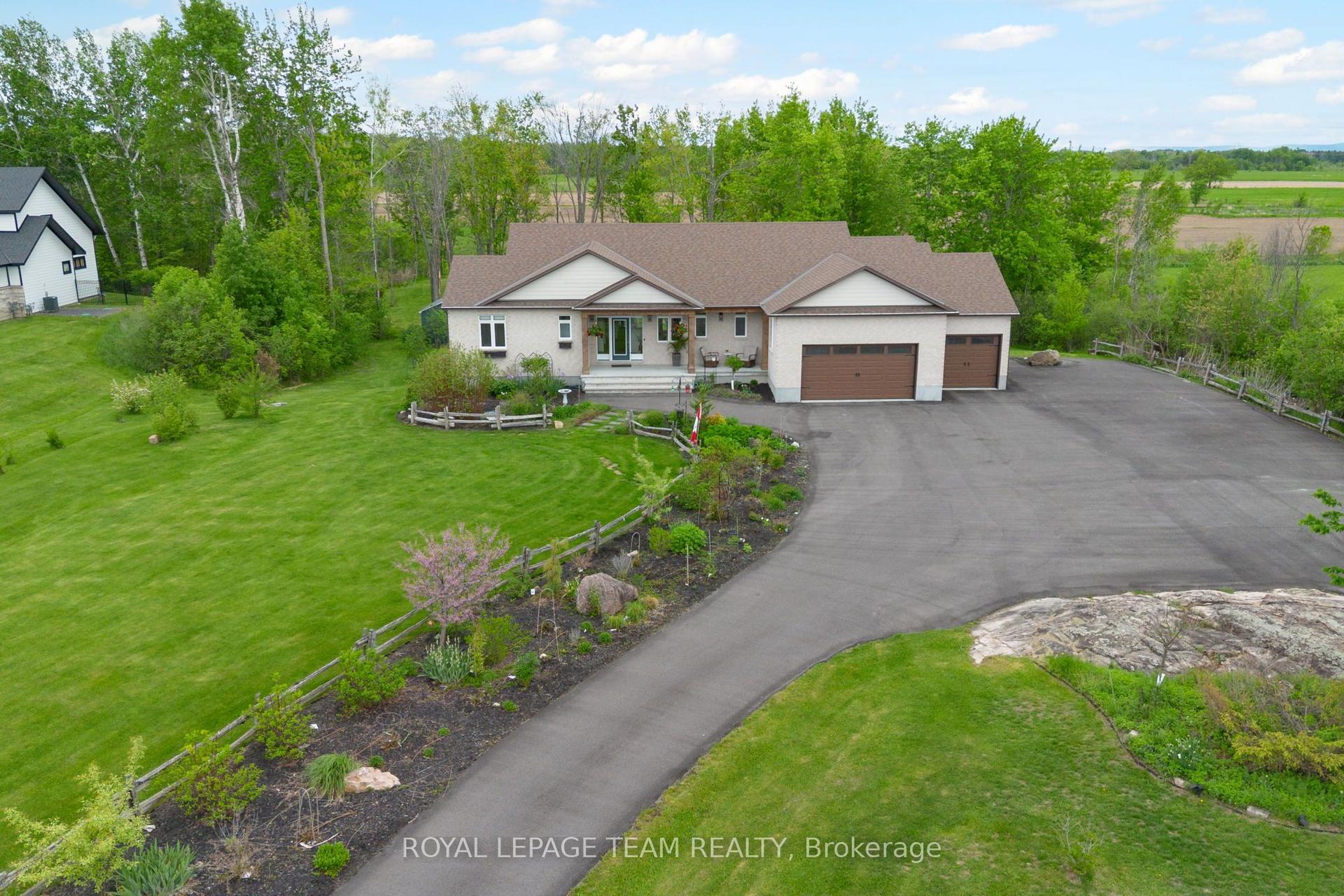 26 Synergy Way — photo 1