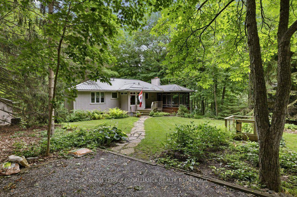12 Oriole Lane, Kingston — Detached for sale, photo 1