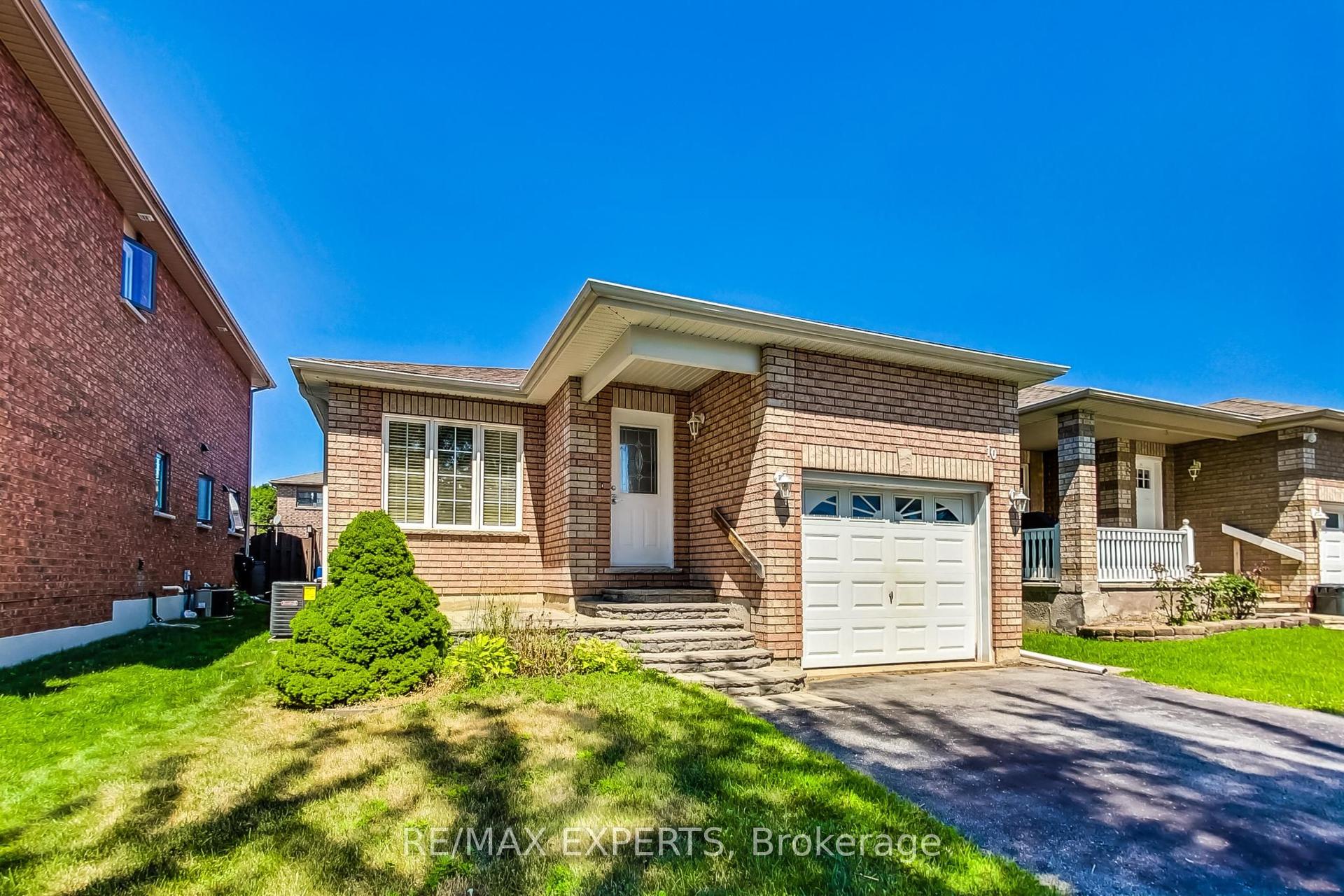 10 Butternut Drive, Barrie — Detached for lease, photo 1