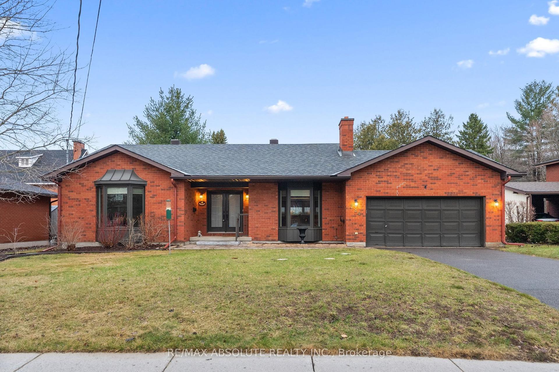 284 Harrington Street — photo 1