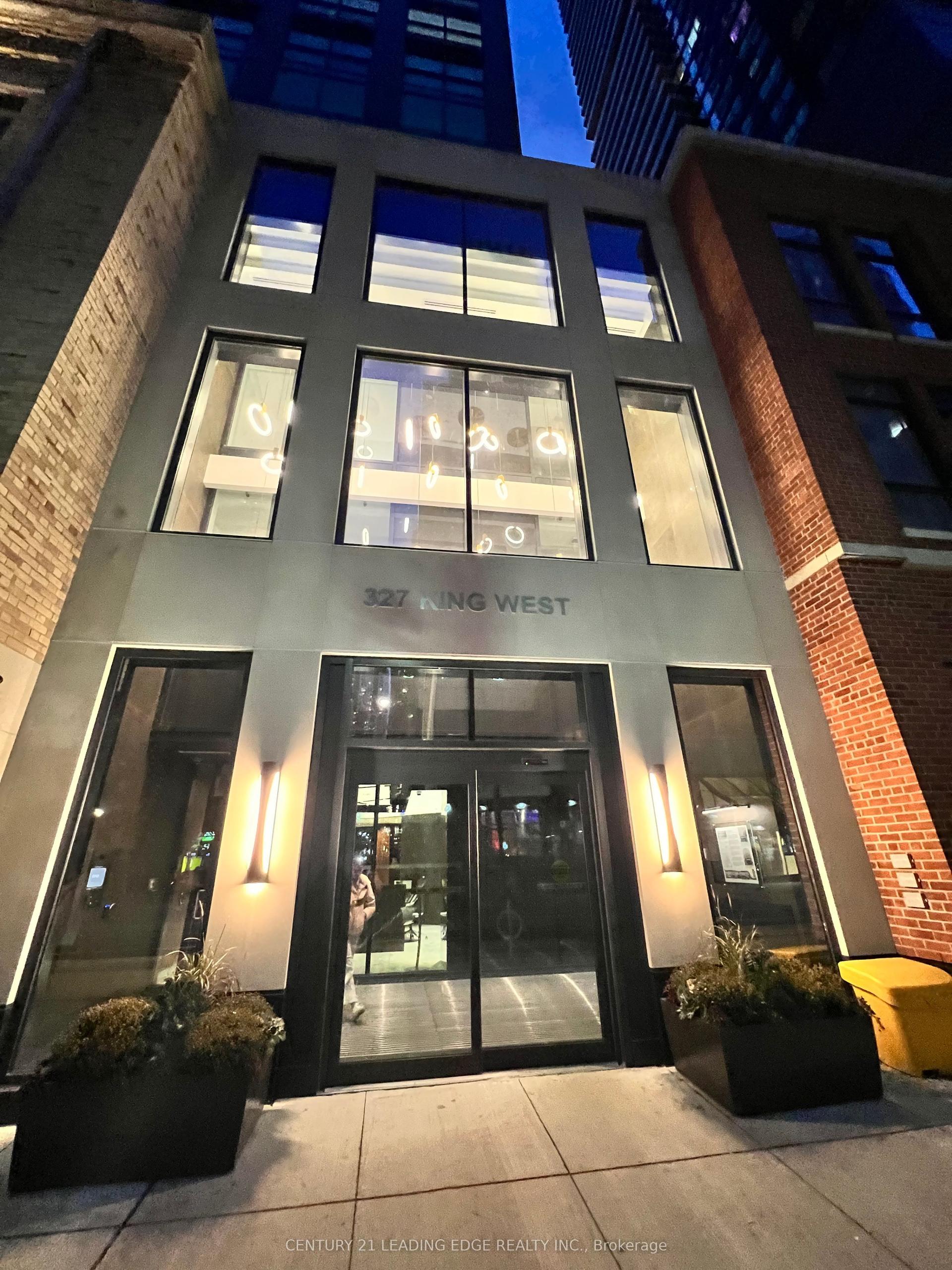 327 King Street W 3804 #3804, Toronto — Condo for lease, photo 1