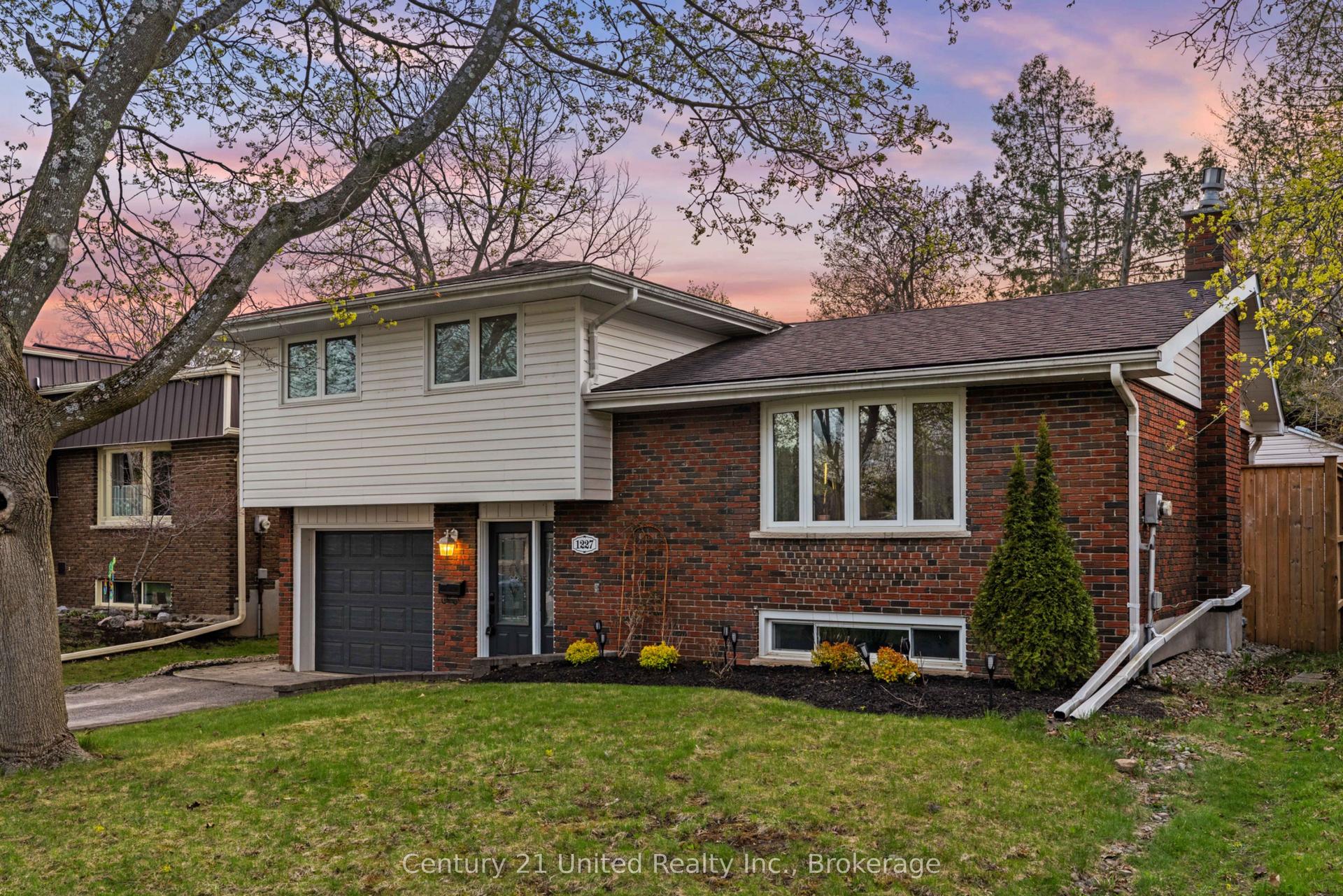 1227 Cartier Boulevard — photo 1