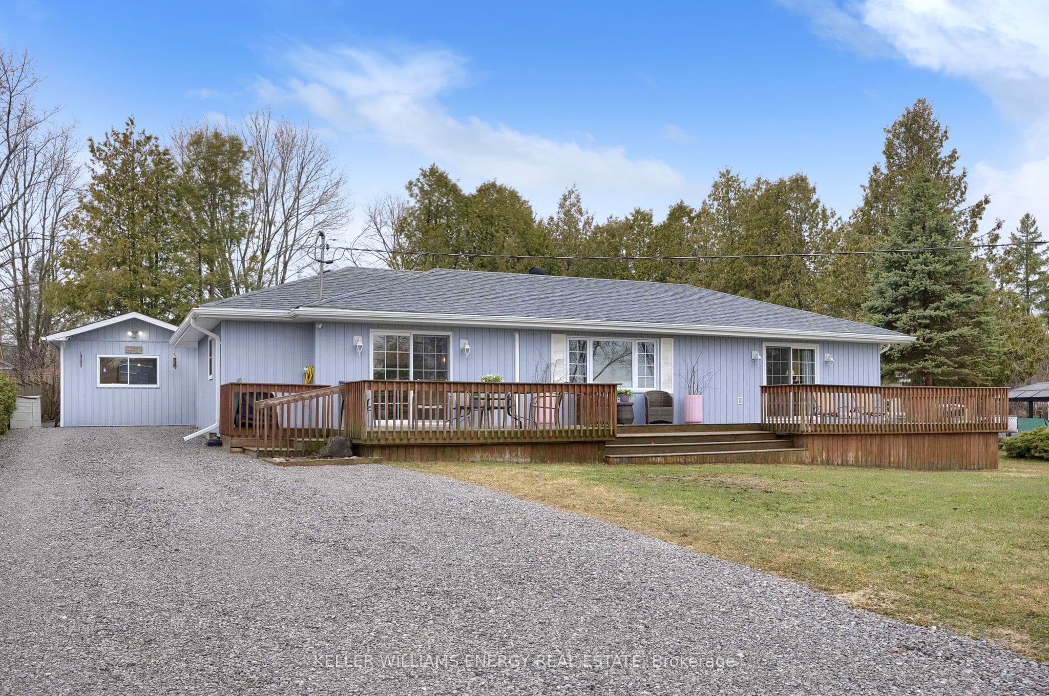 251 Lakeshore Drive — photo 1