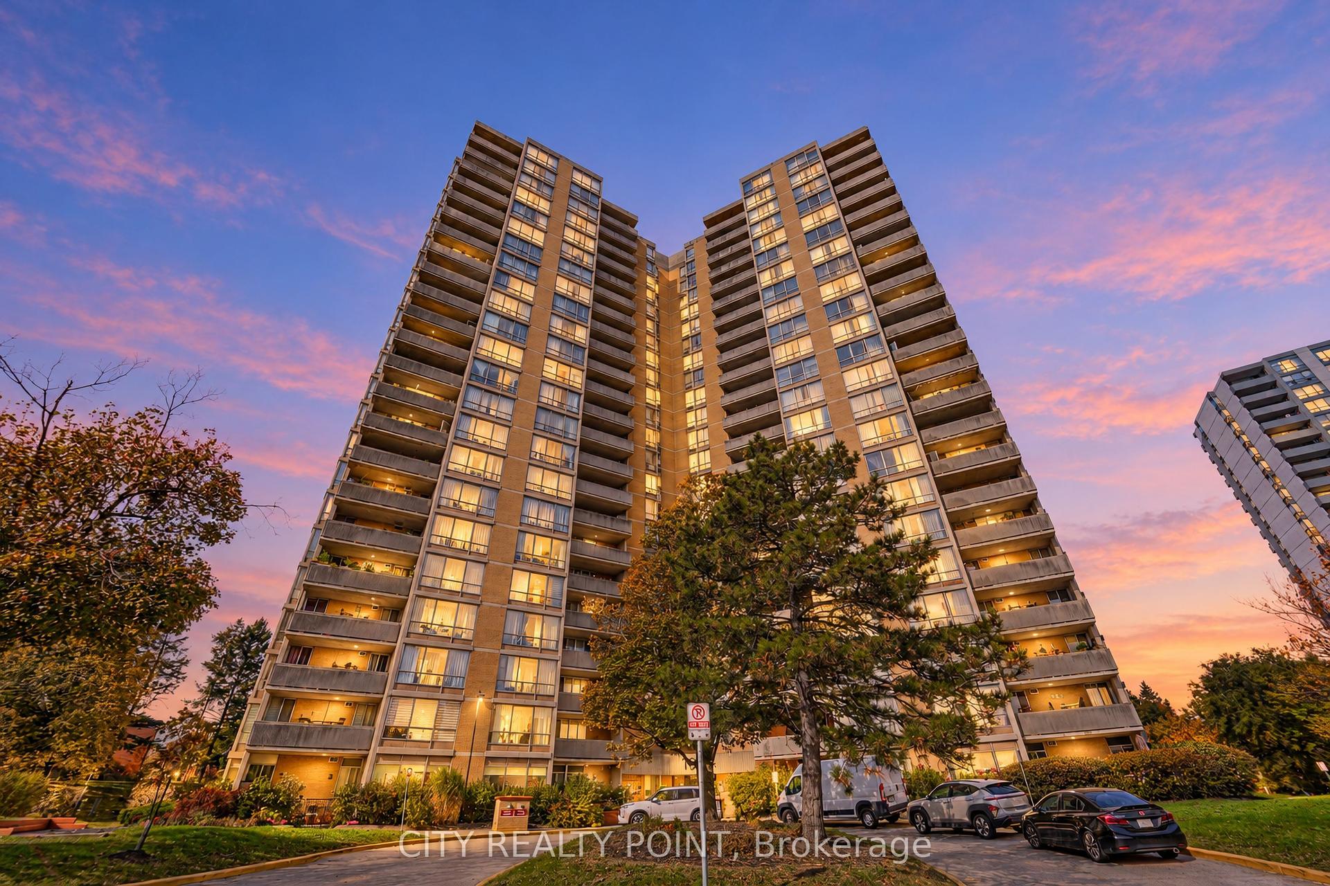 10 Martha Eaton Way 2003 #2003, Toronto — Condo for sale, photo 1