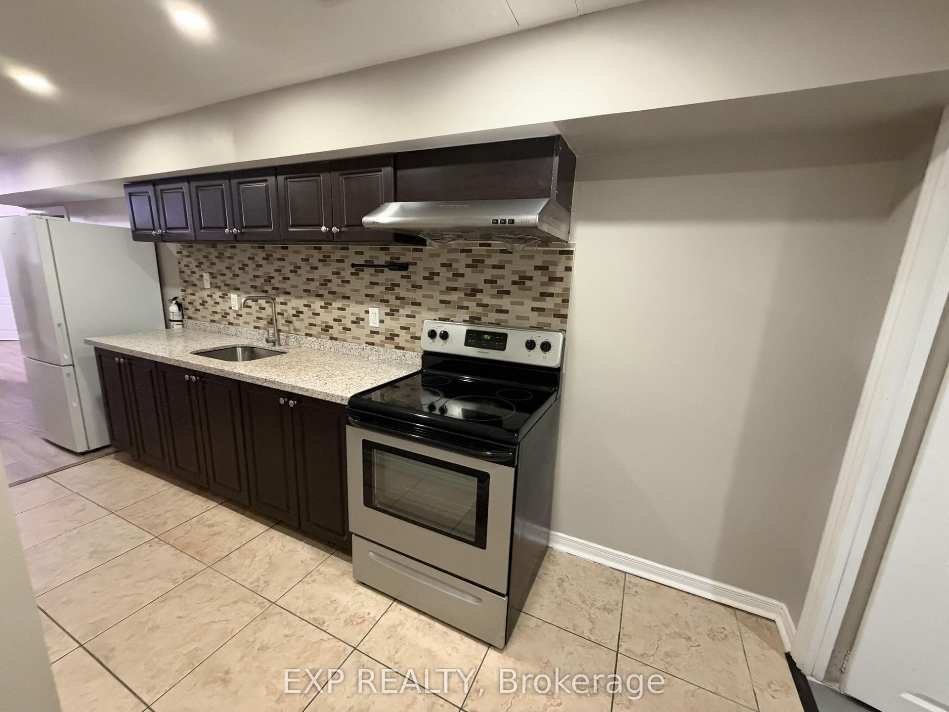 25 Portstewart Crescent, Brampton — Detached for lease, photo 1
