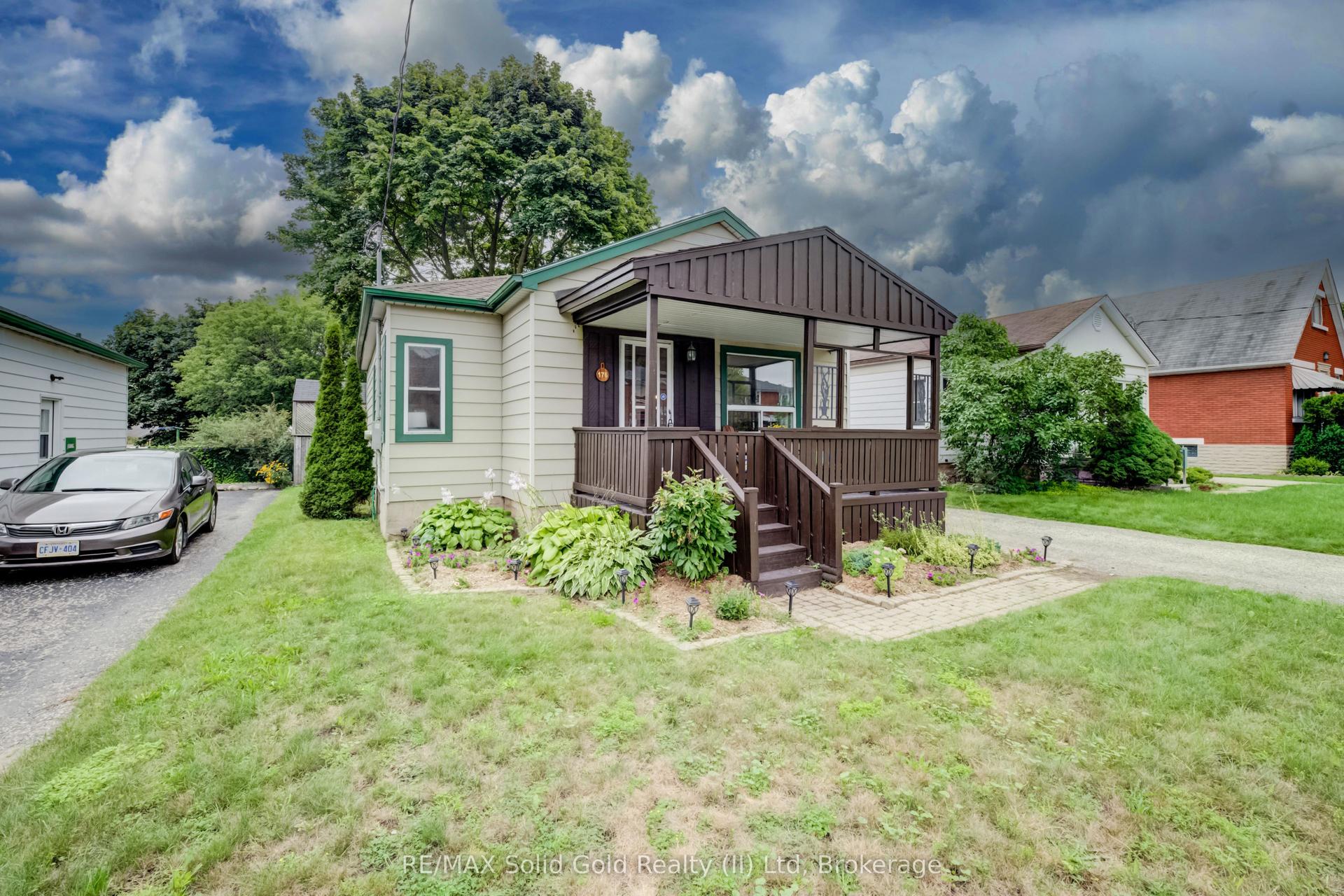176 Edwin Street, Kitchener — Detached for sale, photo 1