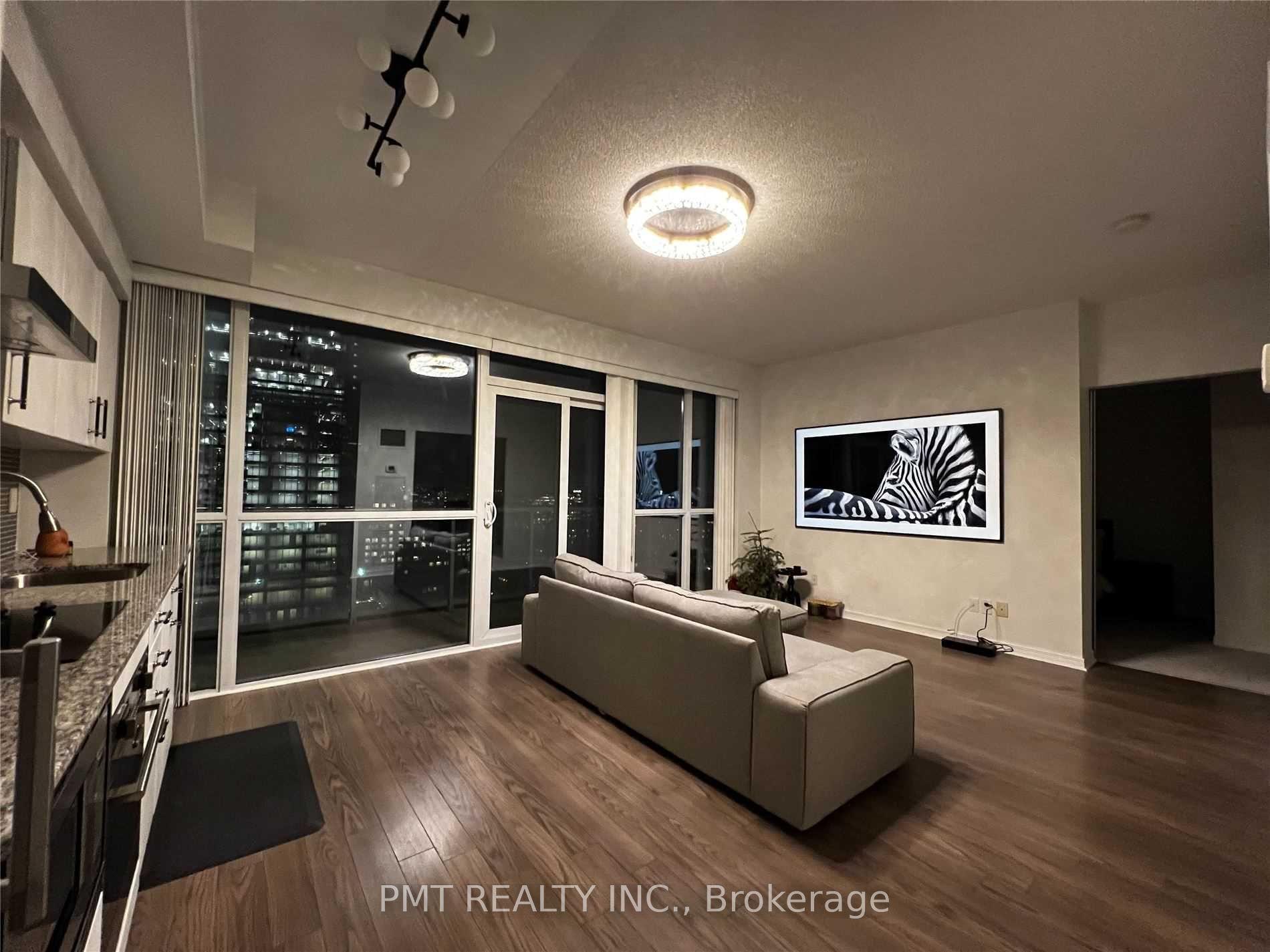 352 Front Street W 2014 #2014, Toronto — Condo for lease, photo 1