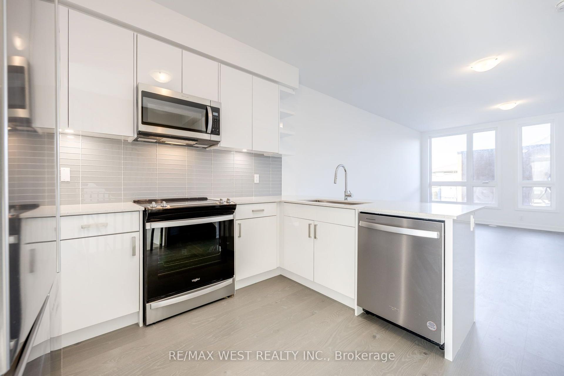 122 Green Gardens Boulevard, Toronto — Townhouse for sale, photo 1