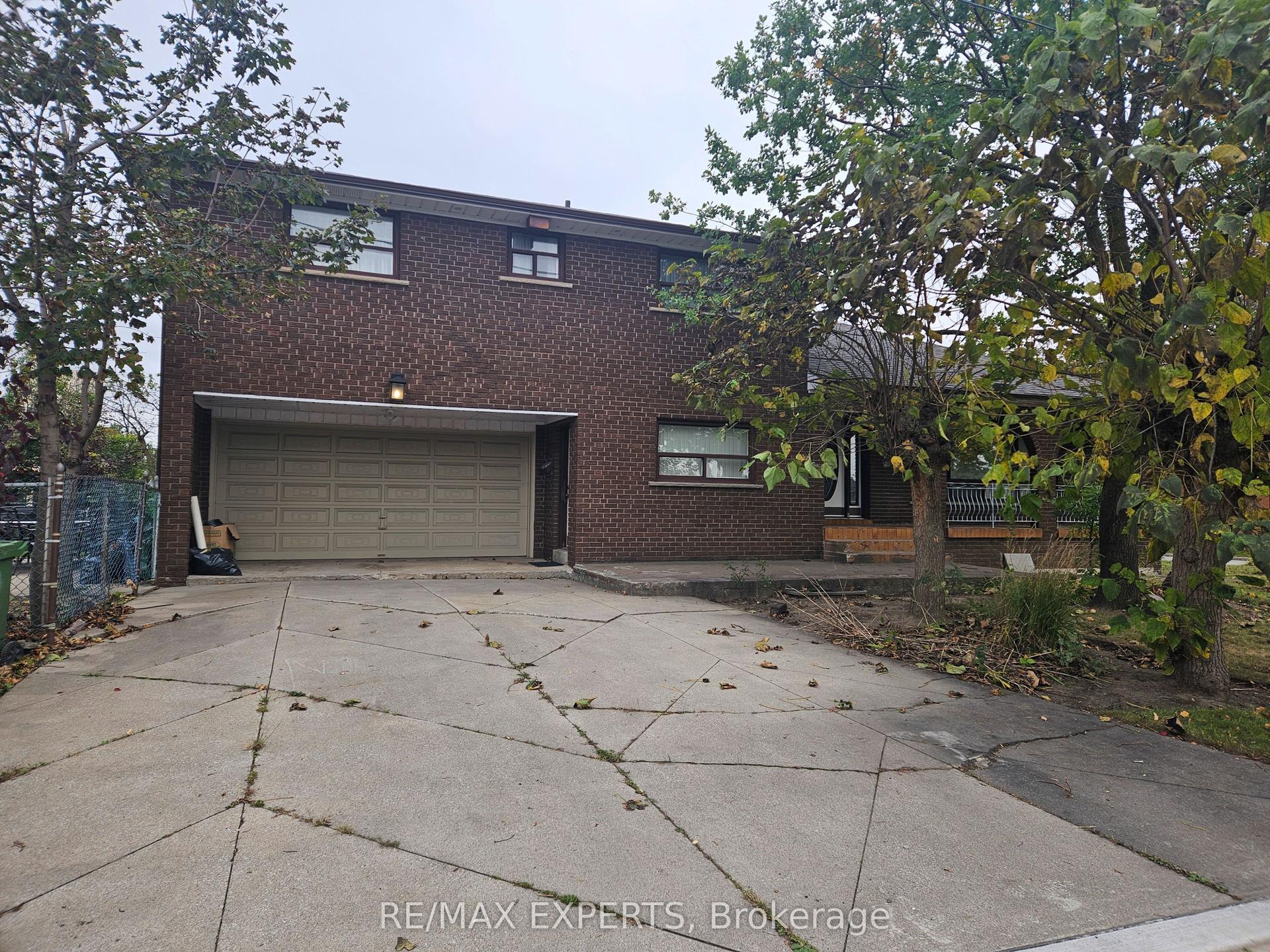 1 Byworth Boulevard, Toronto — Detached for sale, photo 1
