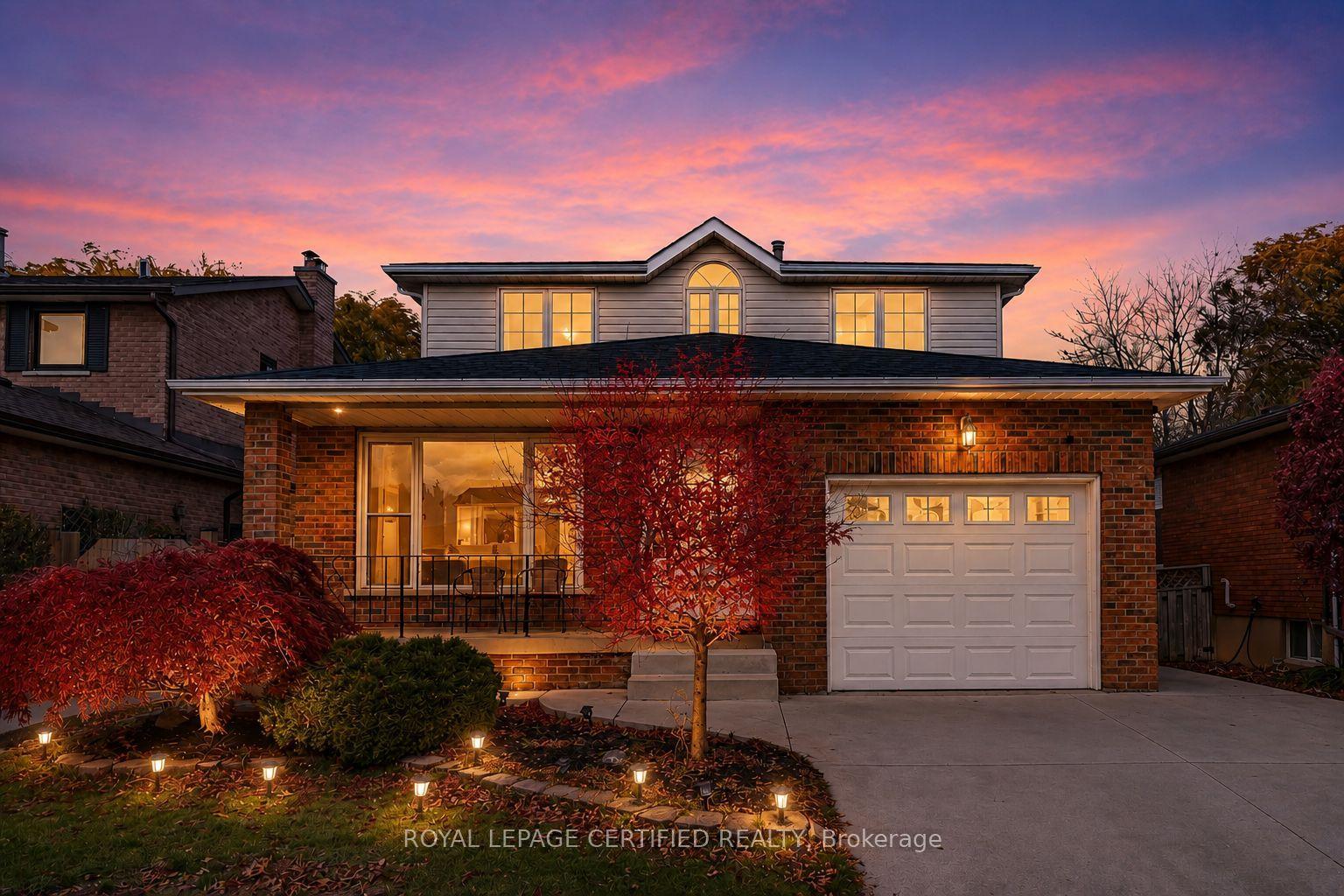 35 Trenholme Crescent — photo 1