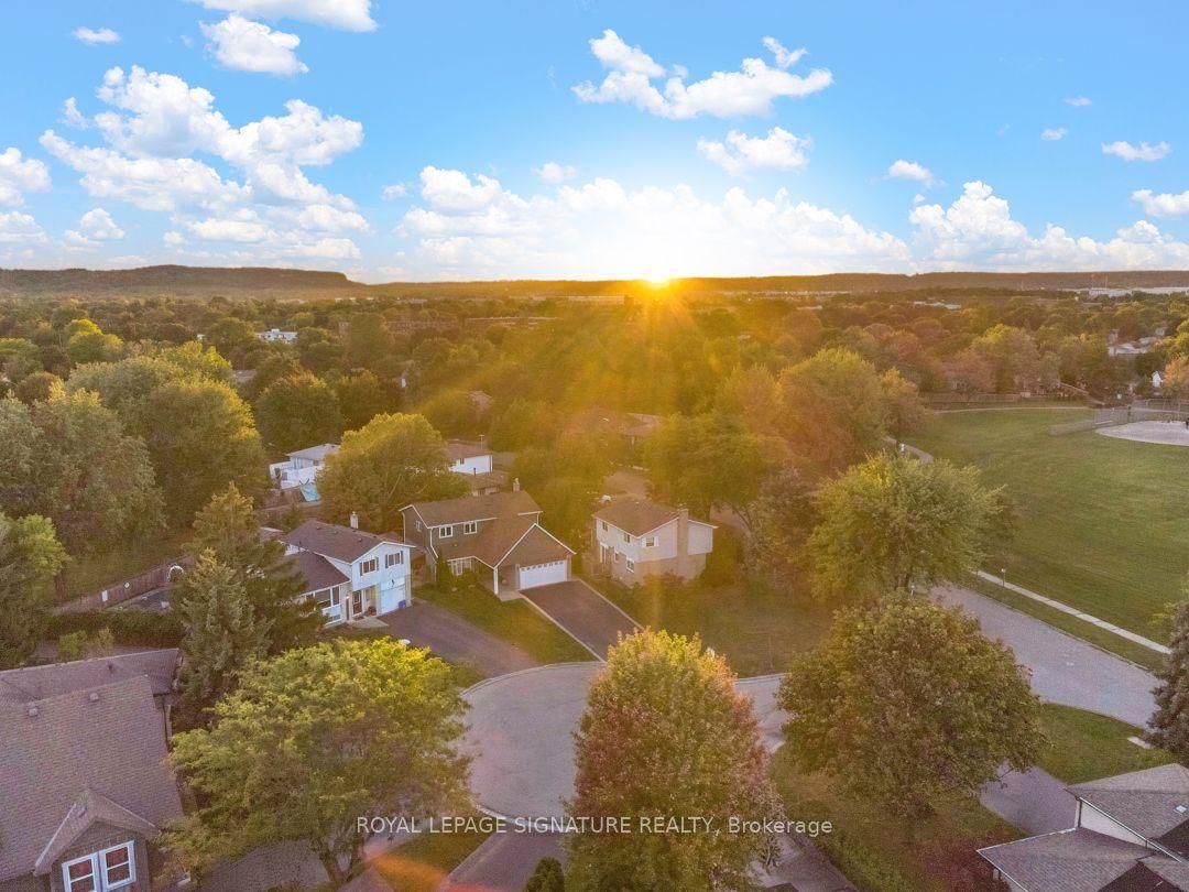 552 Brock Court, Milton — Detached for sale, photo 1