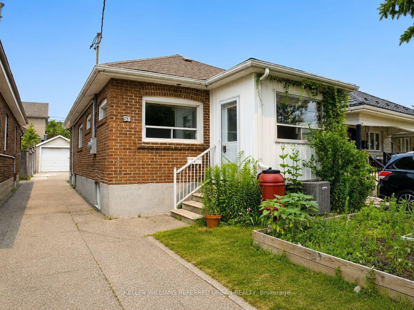 98 Foxwell Street, Toronto — Detached for lease, photo 1