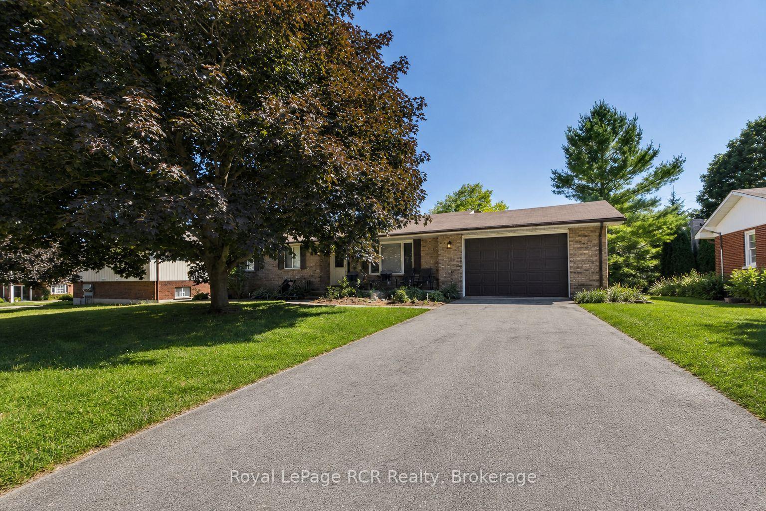 96 James Street, North Huron — Detached for sale, photo 1