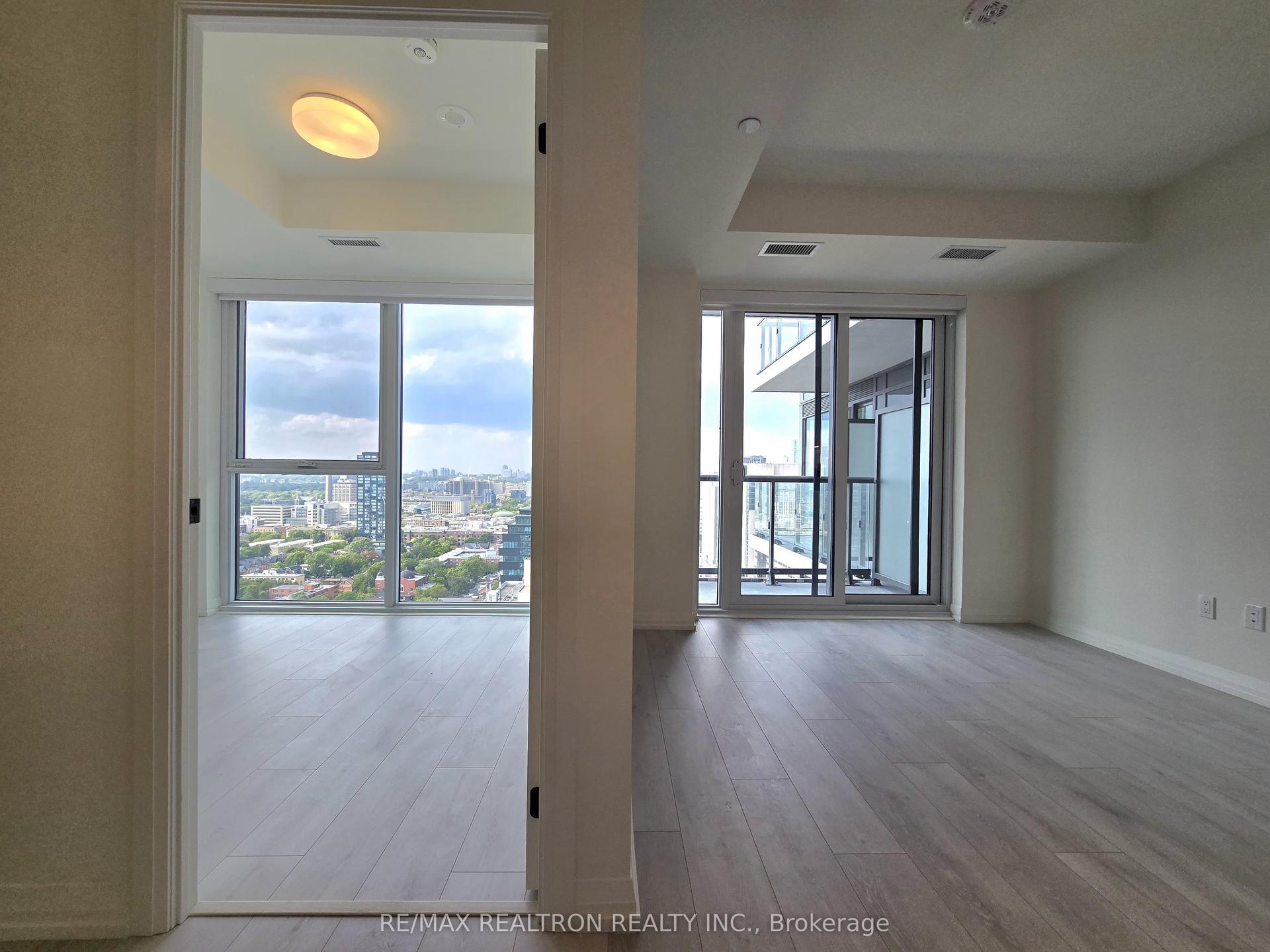 280 Dundas Street W 2813 #2813 — photo 1