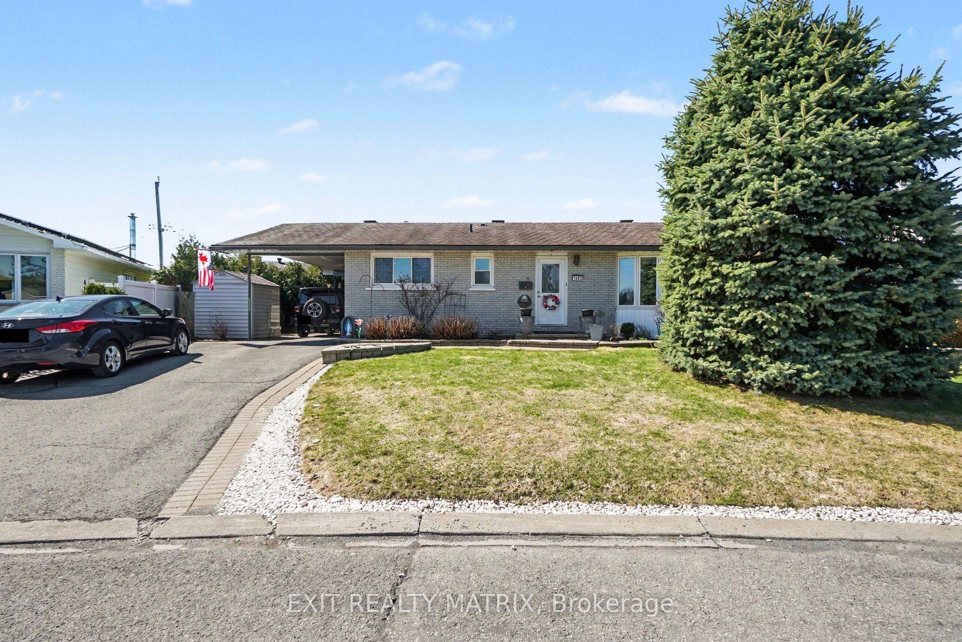 1402 Jamison Avenue — photo 1