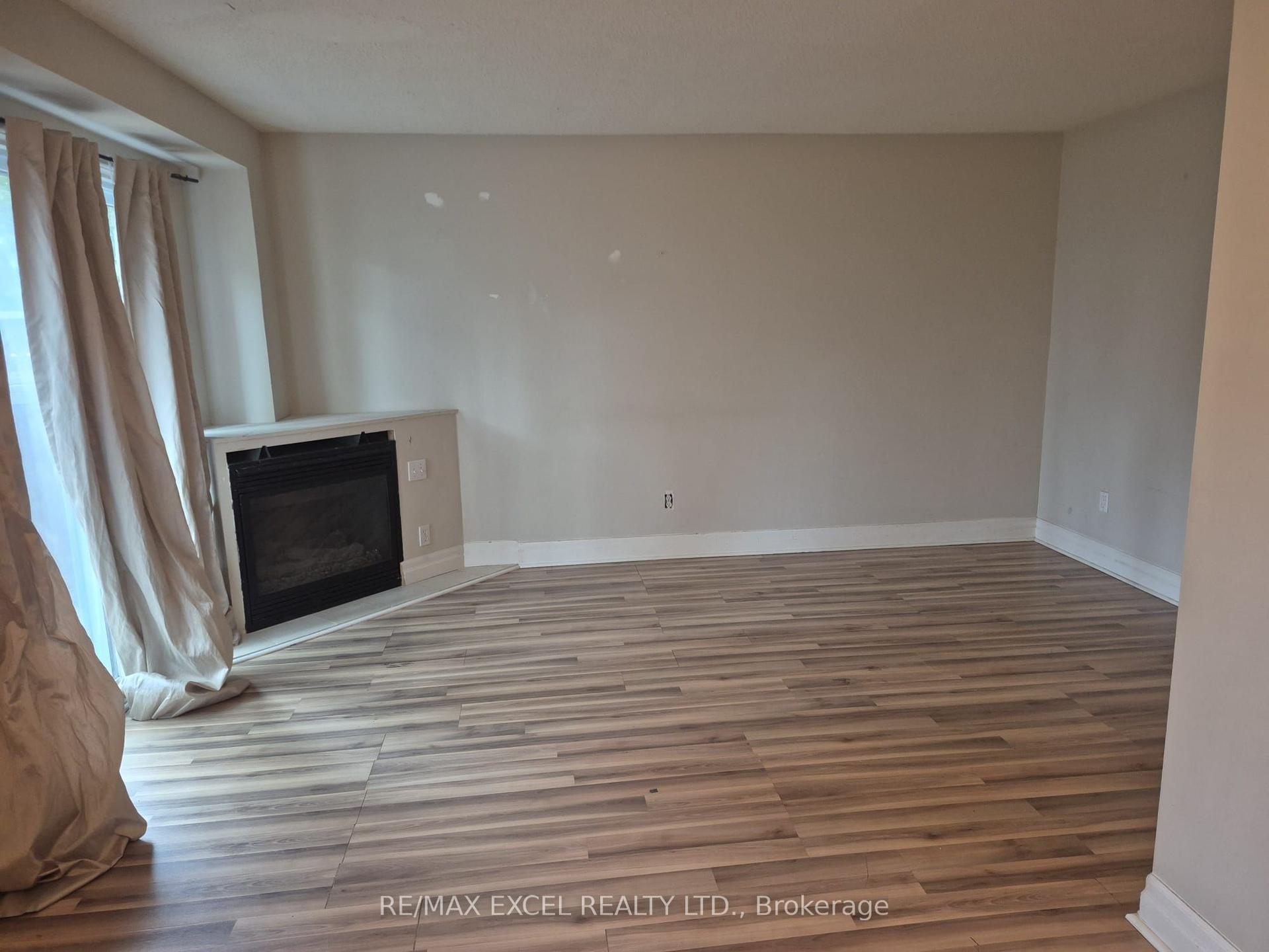 111 Bradstone Square, Toronto — Townhouse for sale, photo 1
