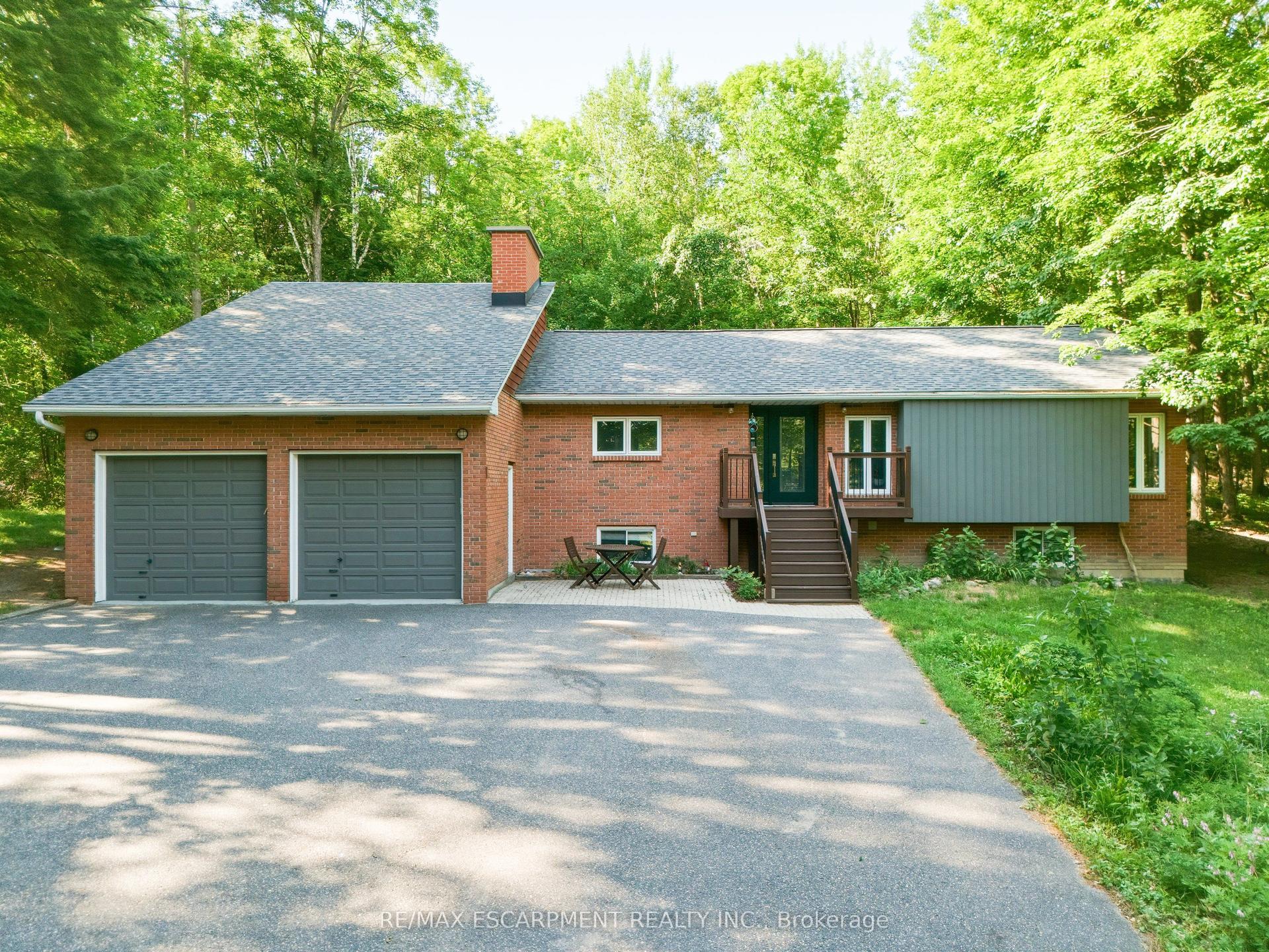 1060 Golden Beach Road, Bracebridge — Detached for sale, photo 1