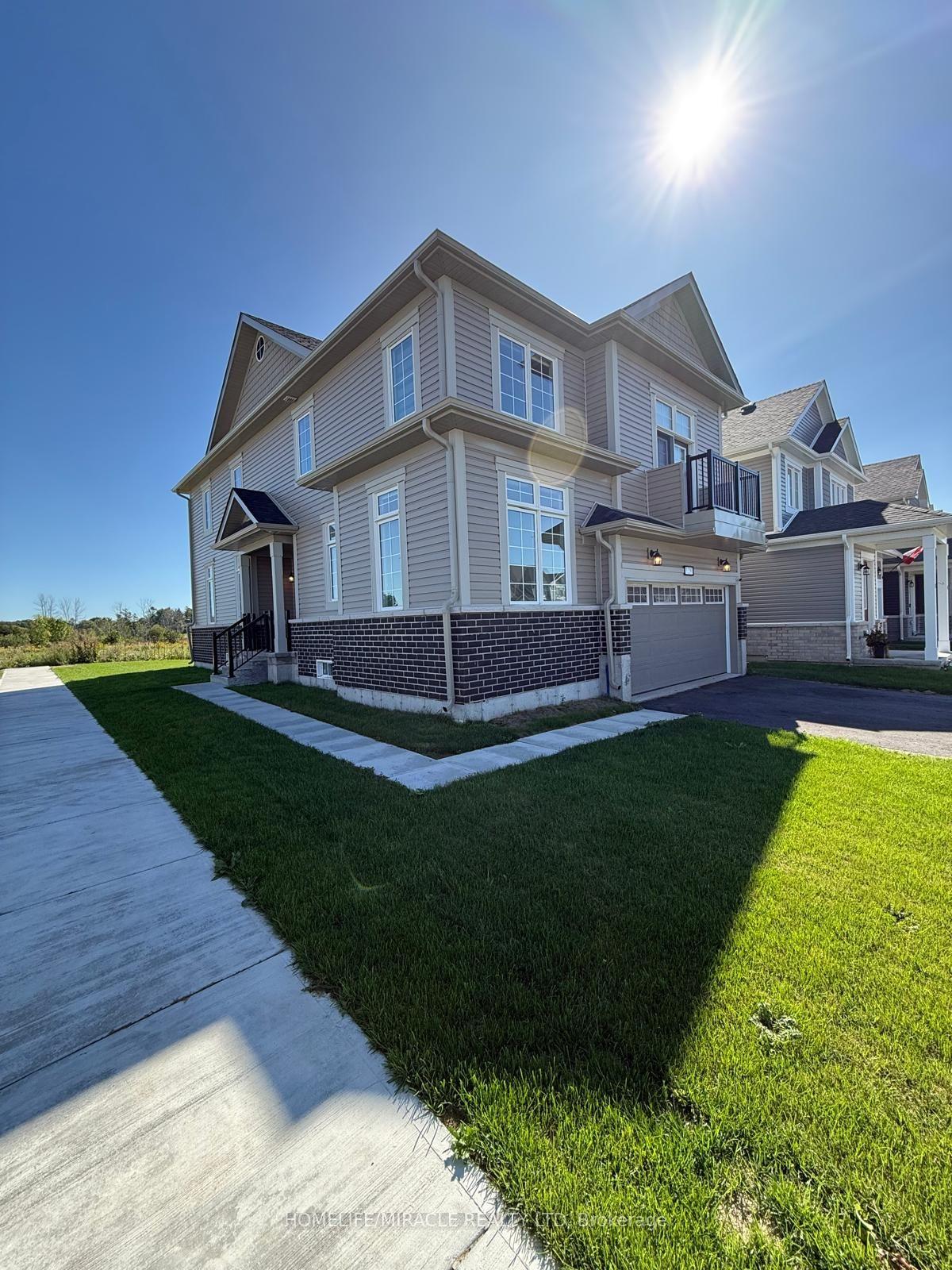 128 Oakmont Drive, Loyalist — Detached for lease, photo 1