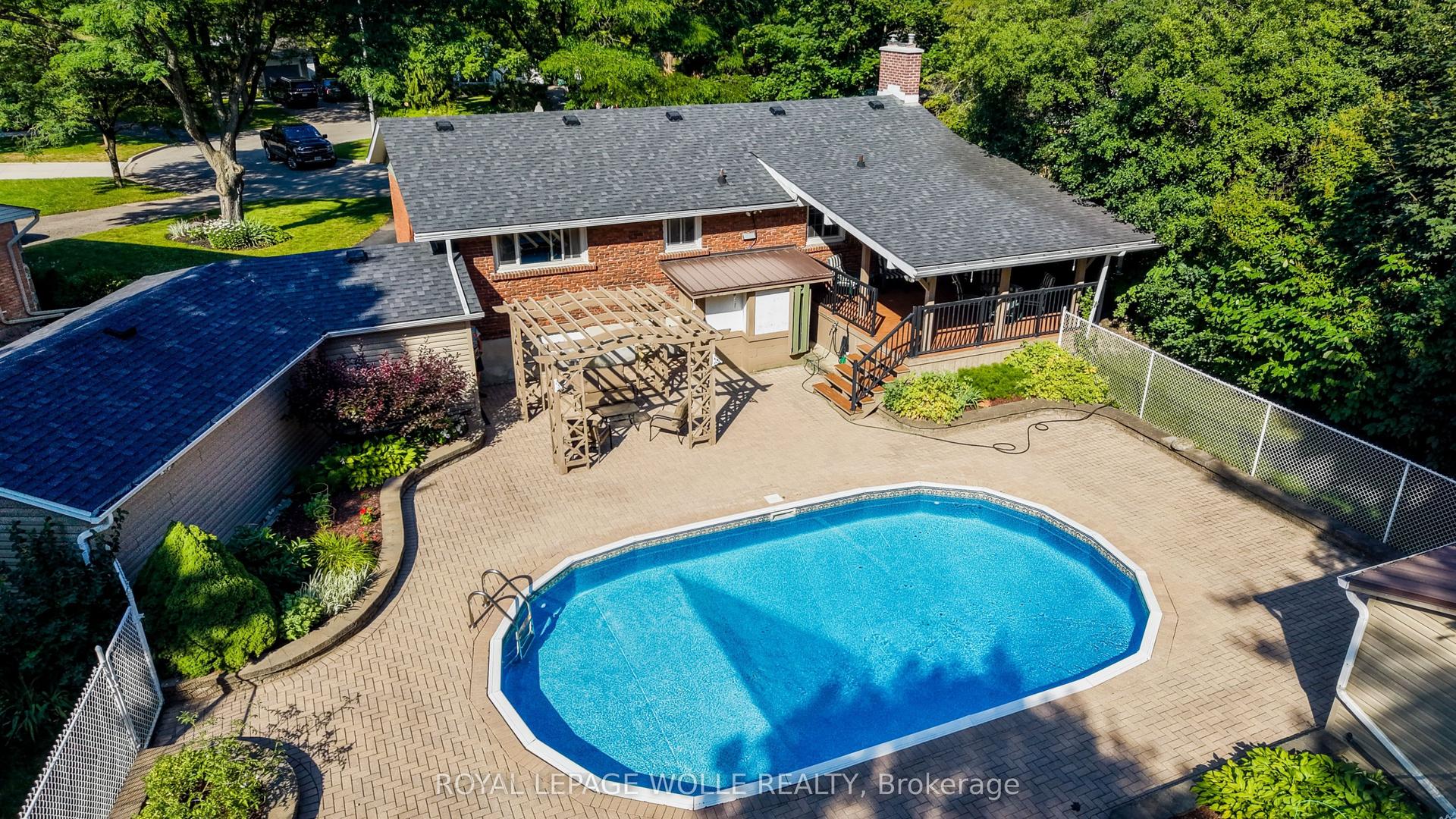 291 Villa Place, Waterloo — Detached for sale, photo 1