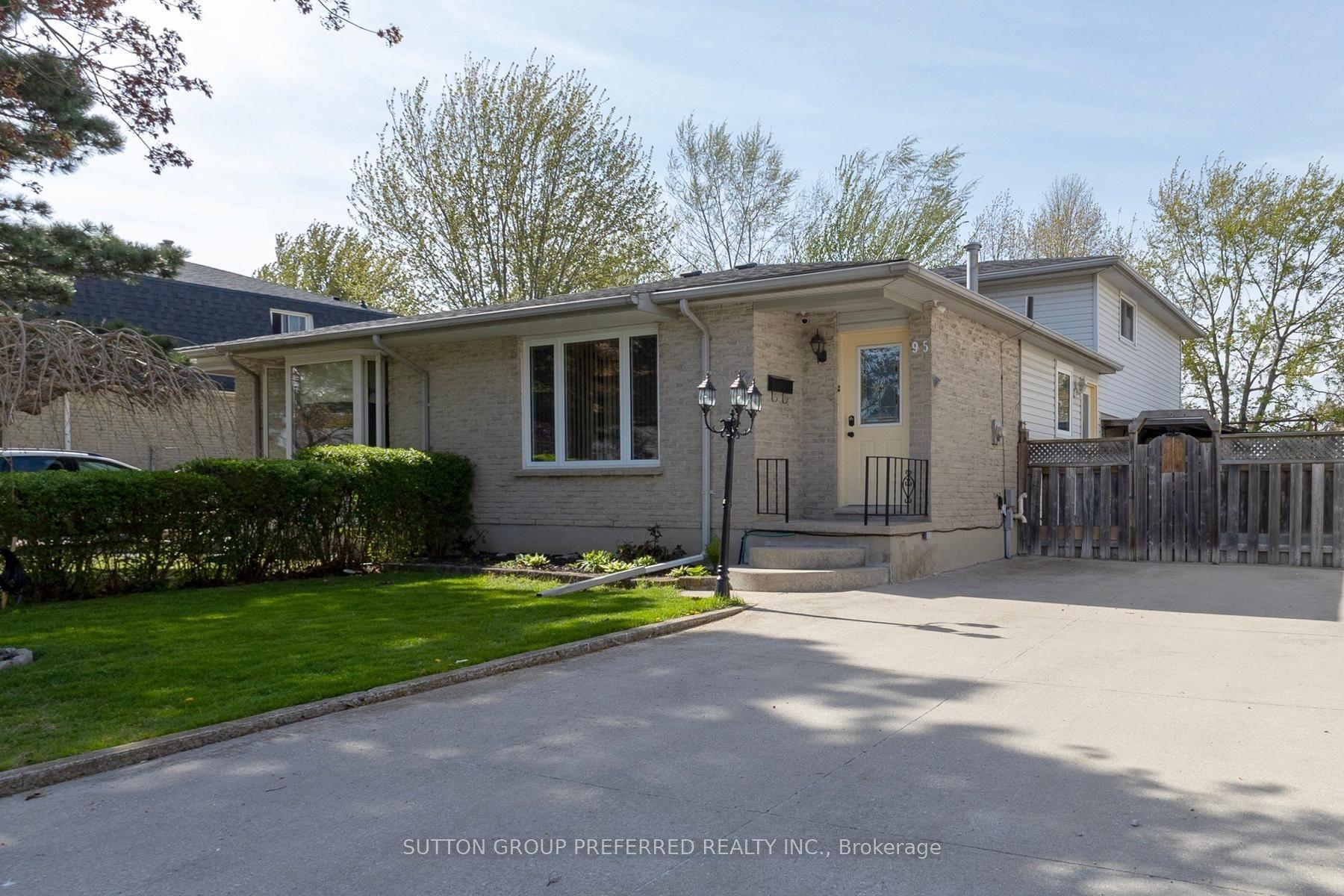 95 Scotchmere Crescent — photo 1