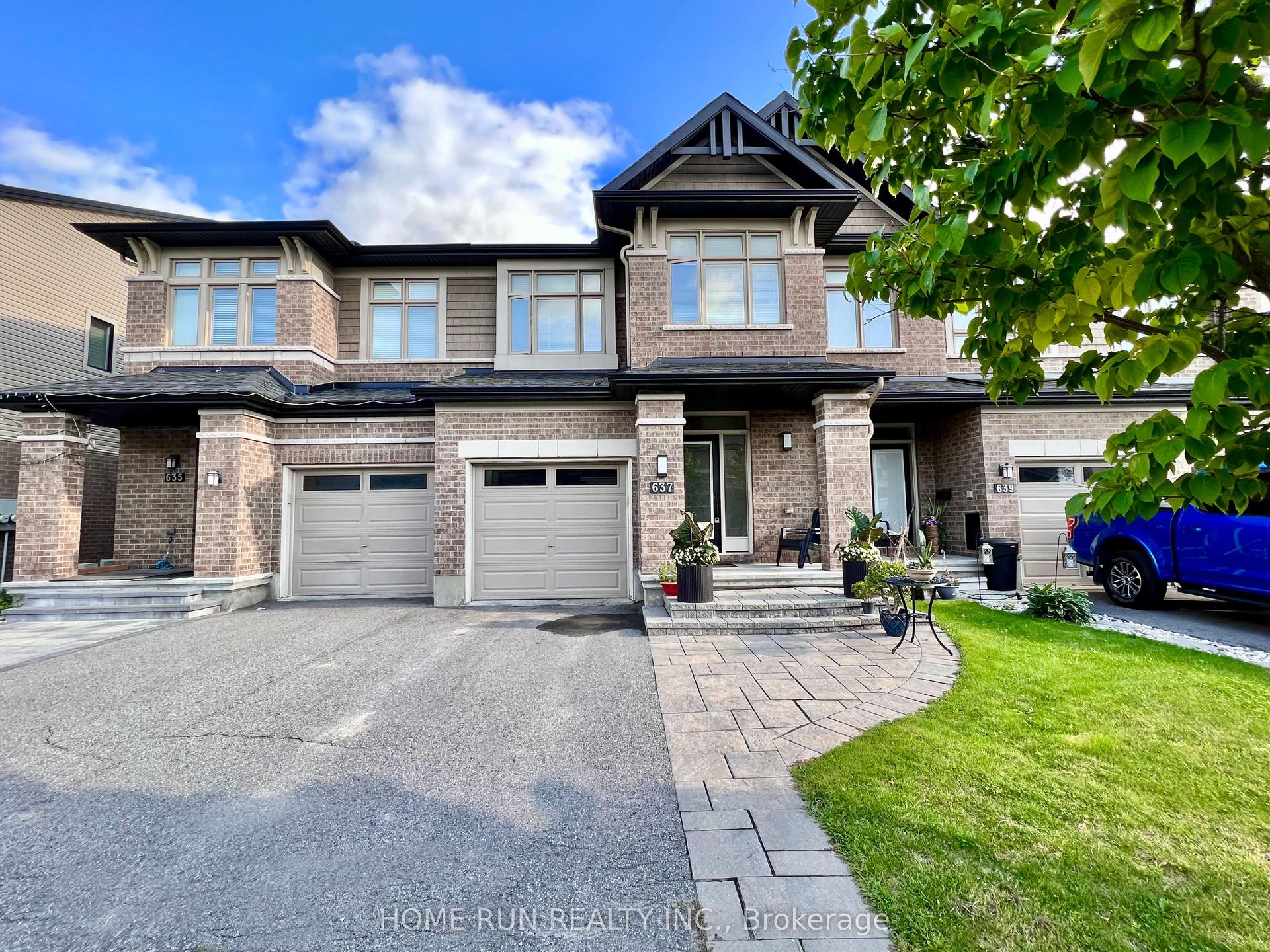 637 Tennant Way, Blossom Park - Airport and Area — Townhouse for sale, photo 1