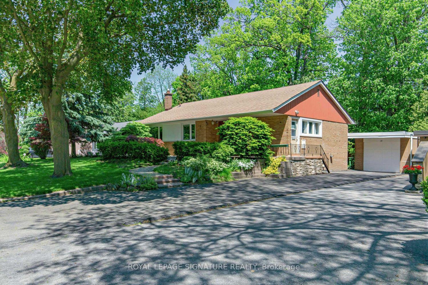 69 Greenland Road, Toronto — Detached for sale, photo 1