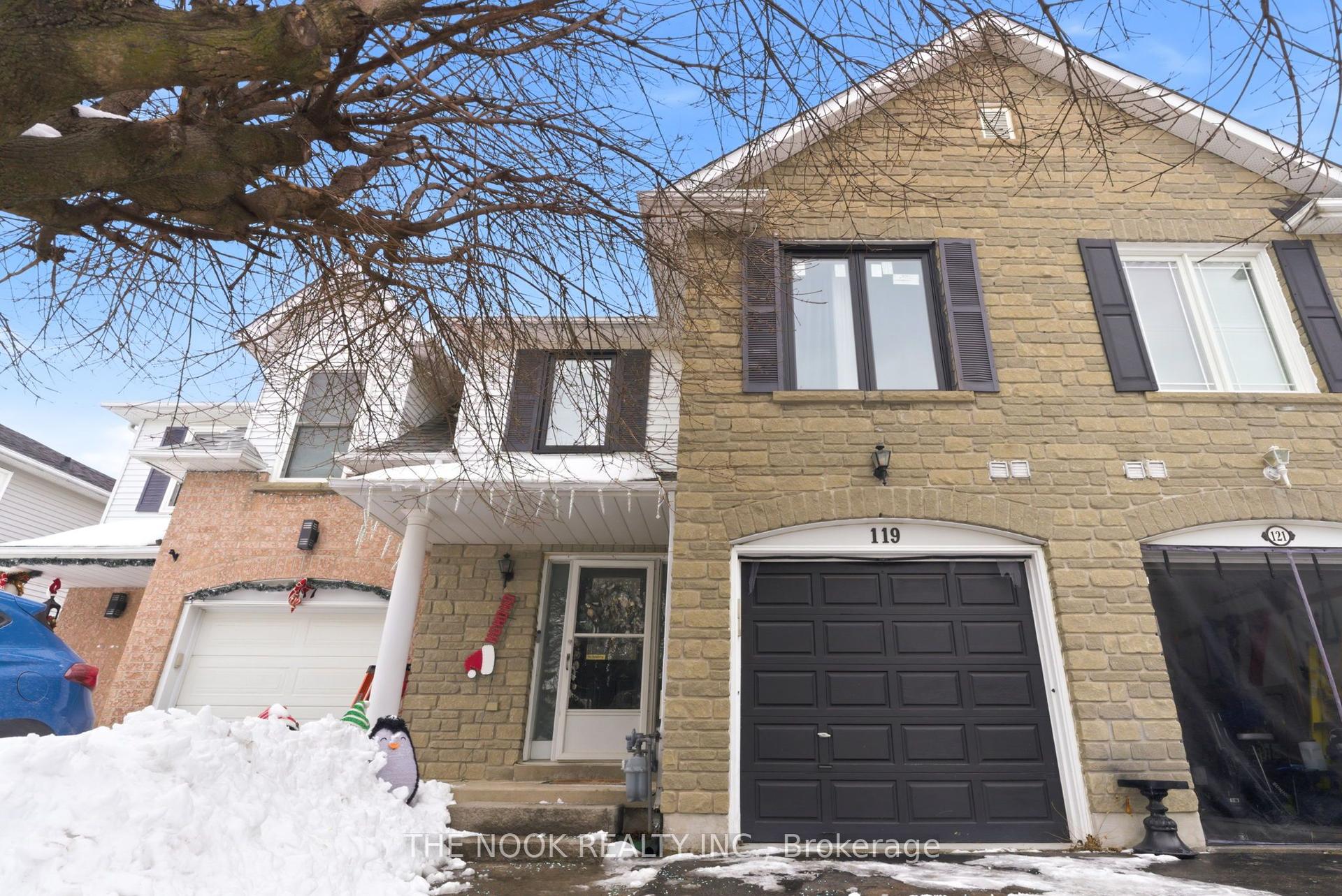 119 Brownstone Crescent — photo 1
