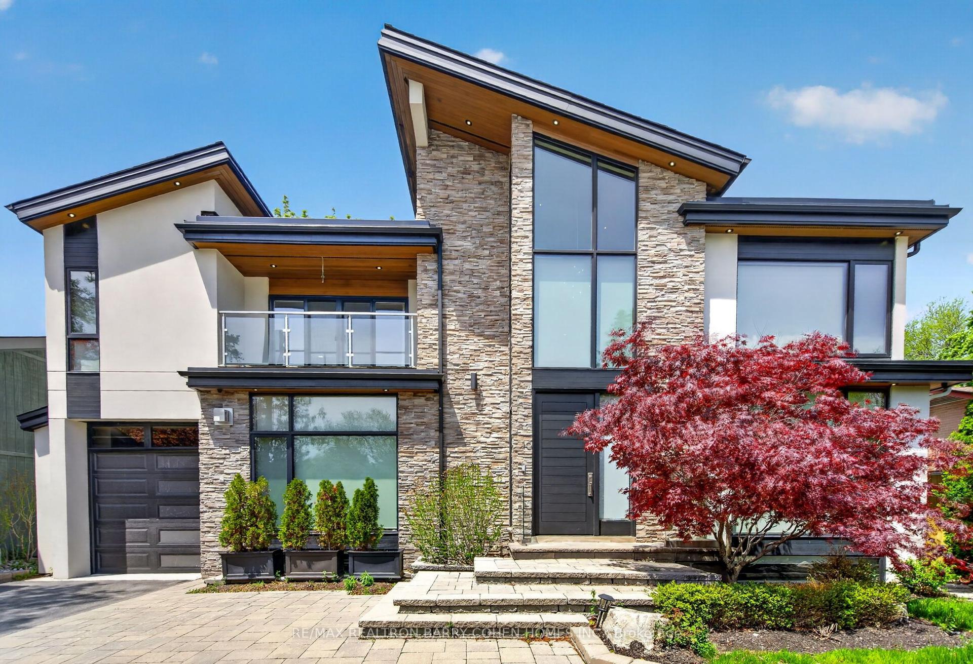 16 Chipping Road, Toronto — Detached for sale, photo 1