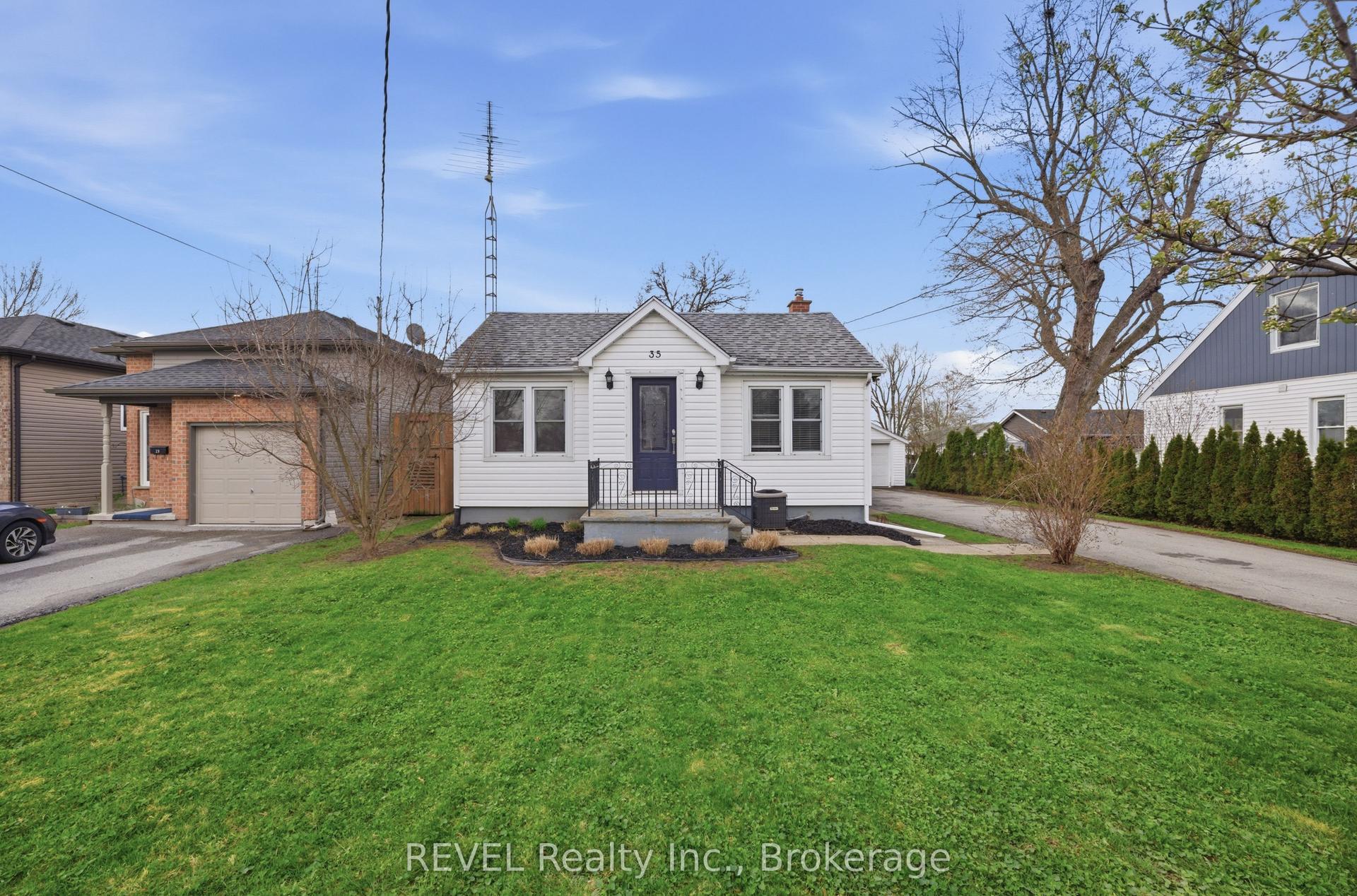 35 Hatter Avenue — photo 1