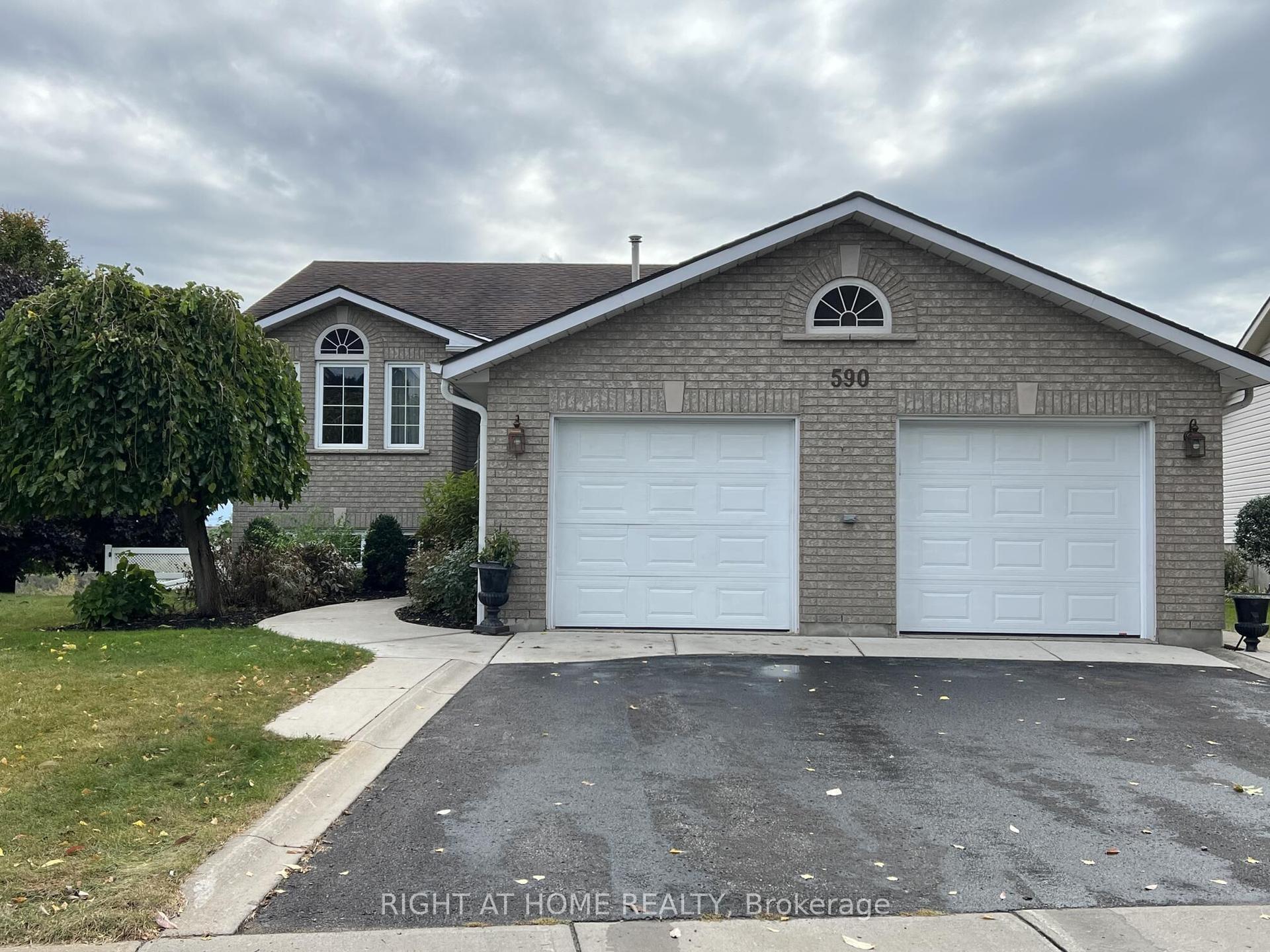 590 Arbour Crescent — photo 1