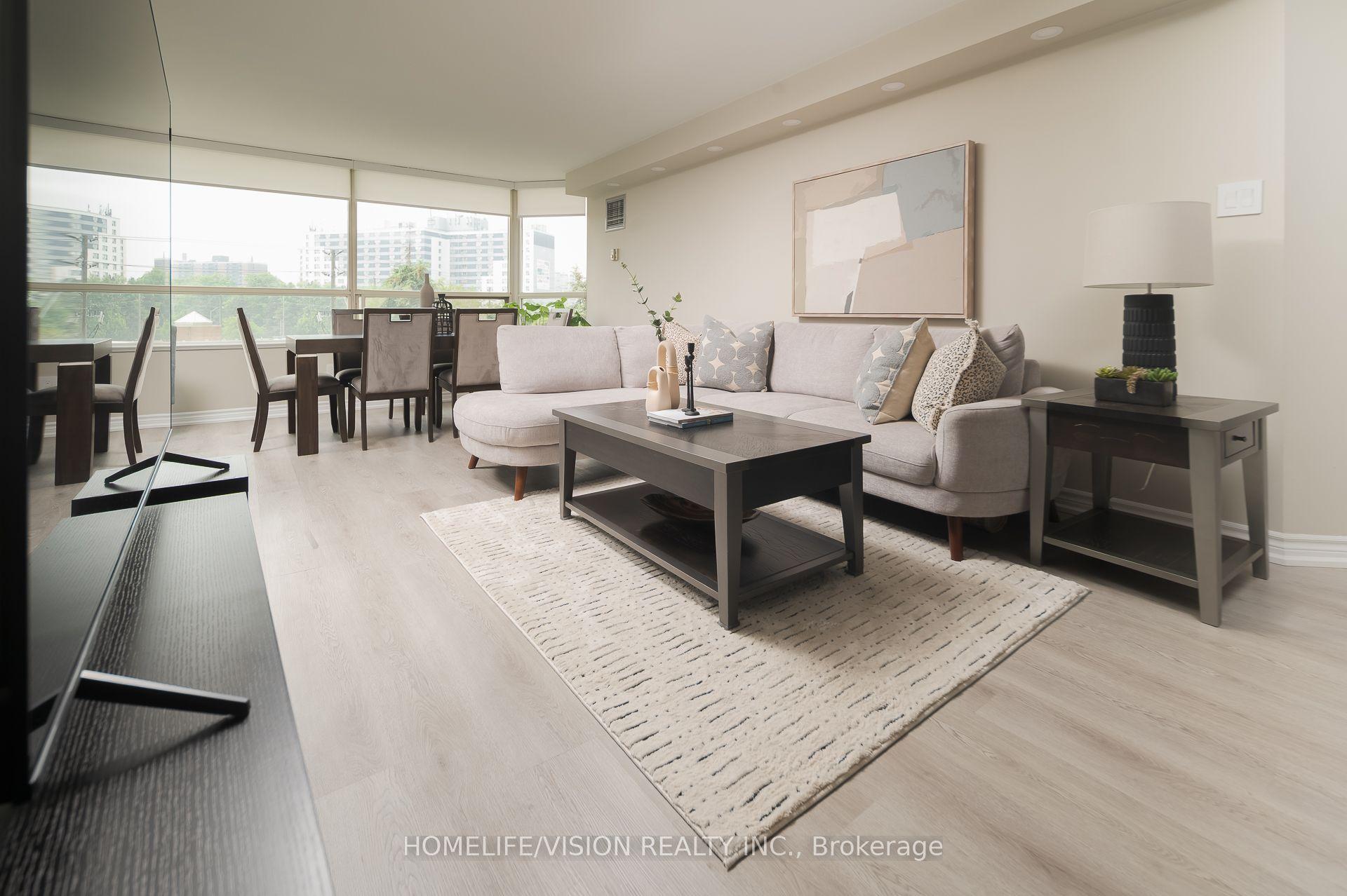 7 Townsgate Drive 413 #413, Vaughan — Condo for sale, photo 1