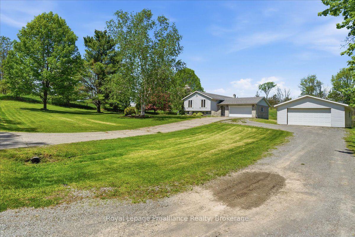 205 Bethel Road, Belleville — Detached for sale, photo 1