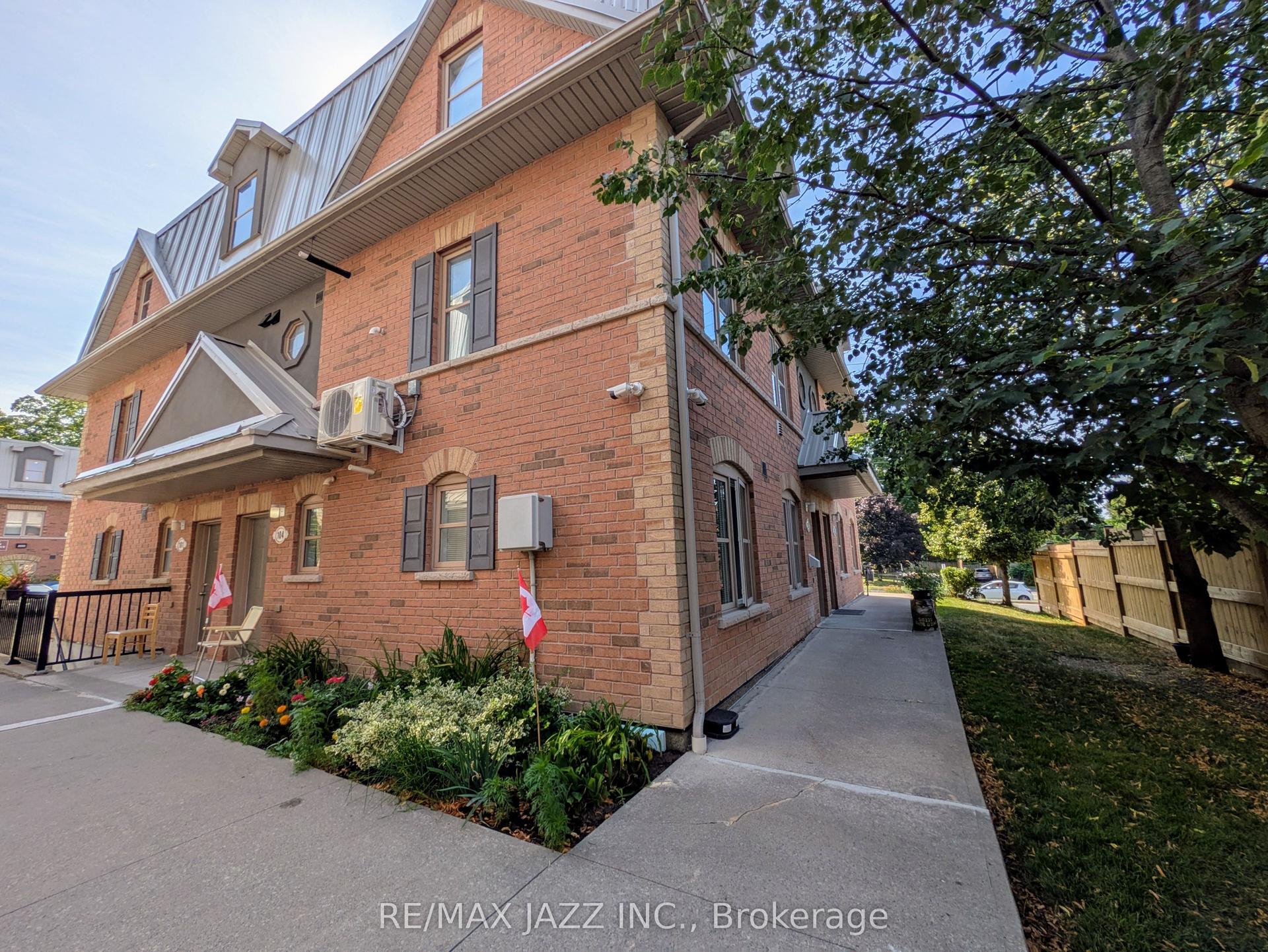 770 King Street E 202 #202 — photo 1