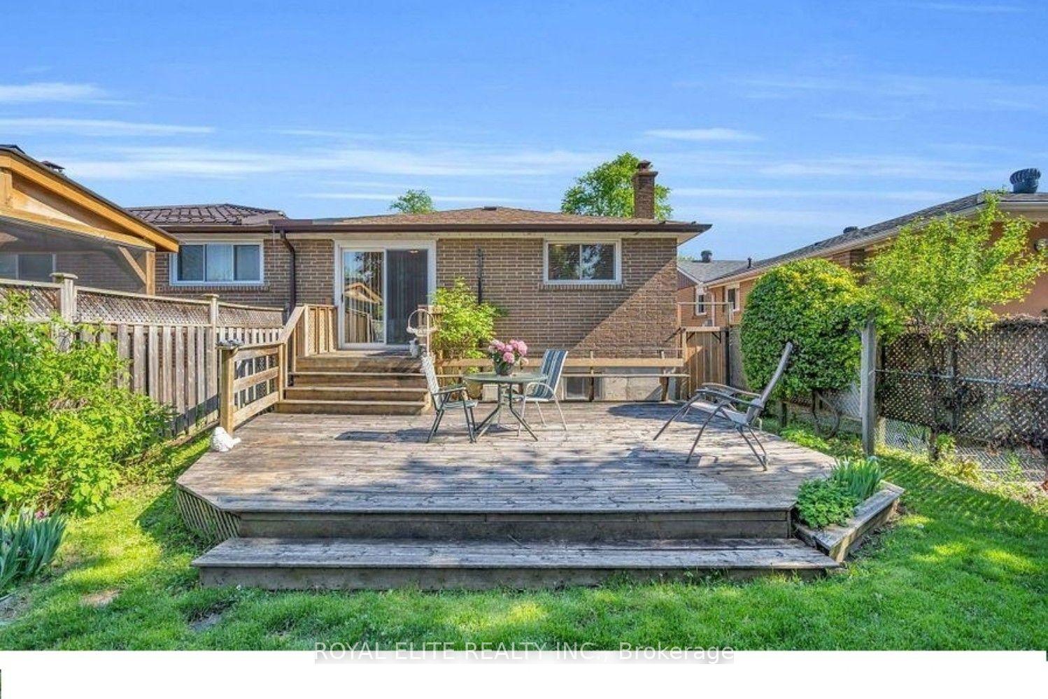 150 ANGUS Drive, Toronto — Semi-Detached for lease, photo 1