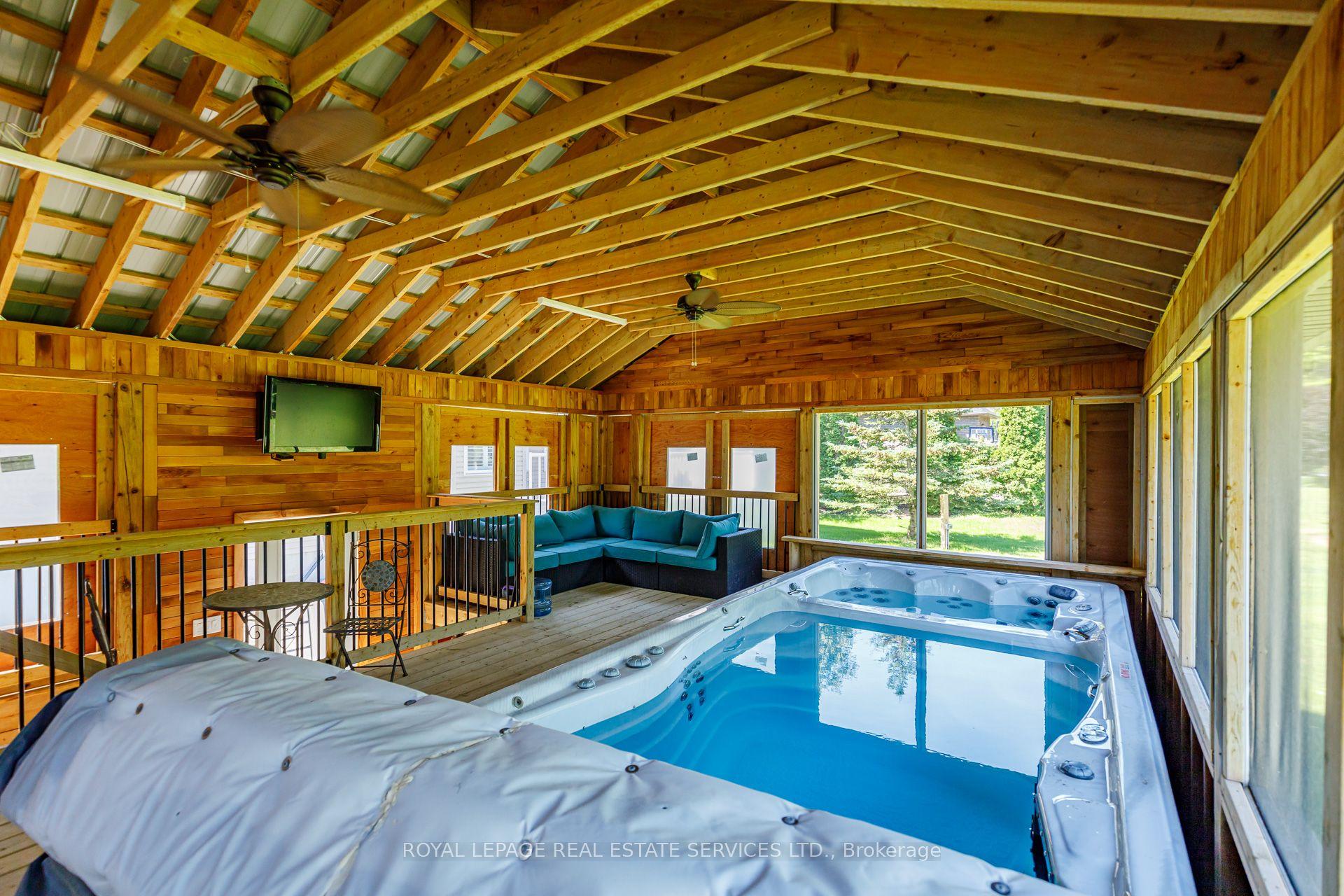 2 Alexandra Lane, Wasaga Beach — Detached for sale, photo 1