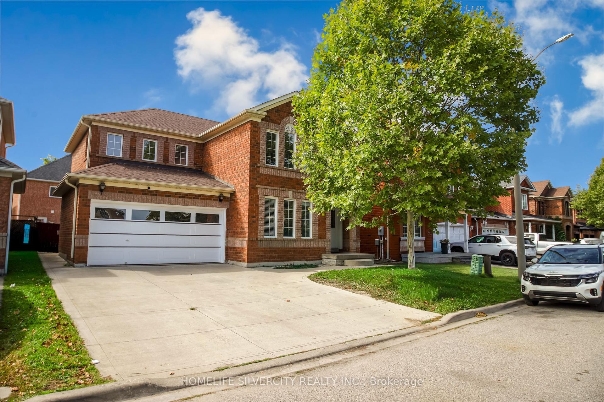 22 Meadow Glade Road, Brampton — Detached for sale, photo 1