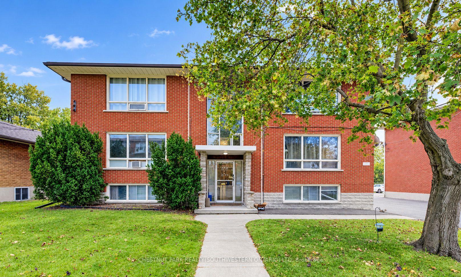 105 Dixon Street, Kitchener — Multiplex for sale, photo 1