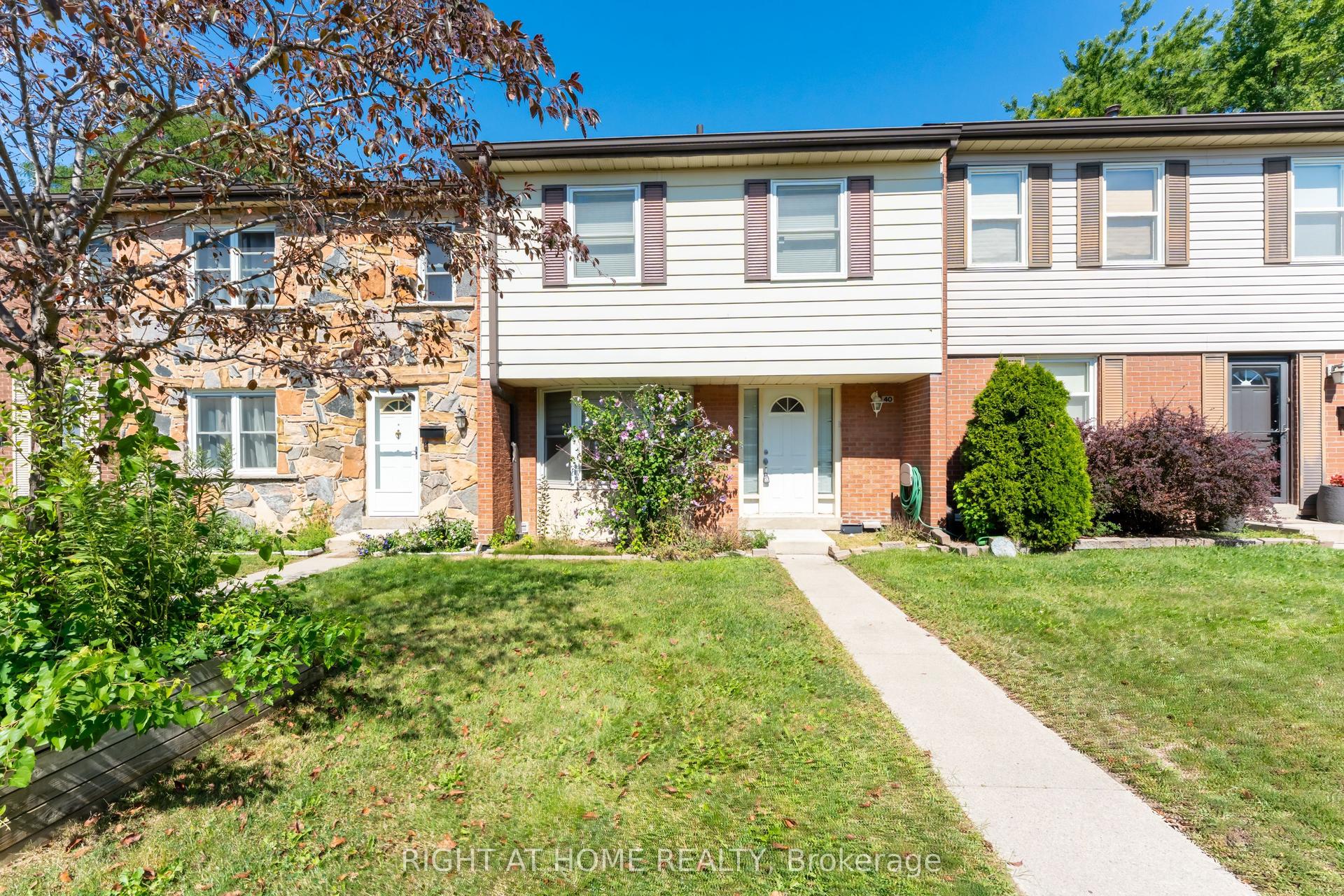 2825 Gananoque Drive 40 #40, Mississauga — Condo Town for lease, photo 1