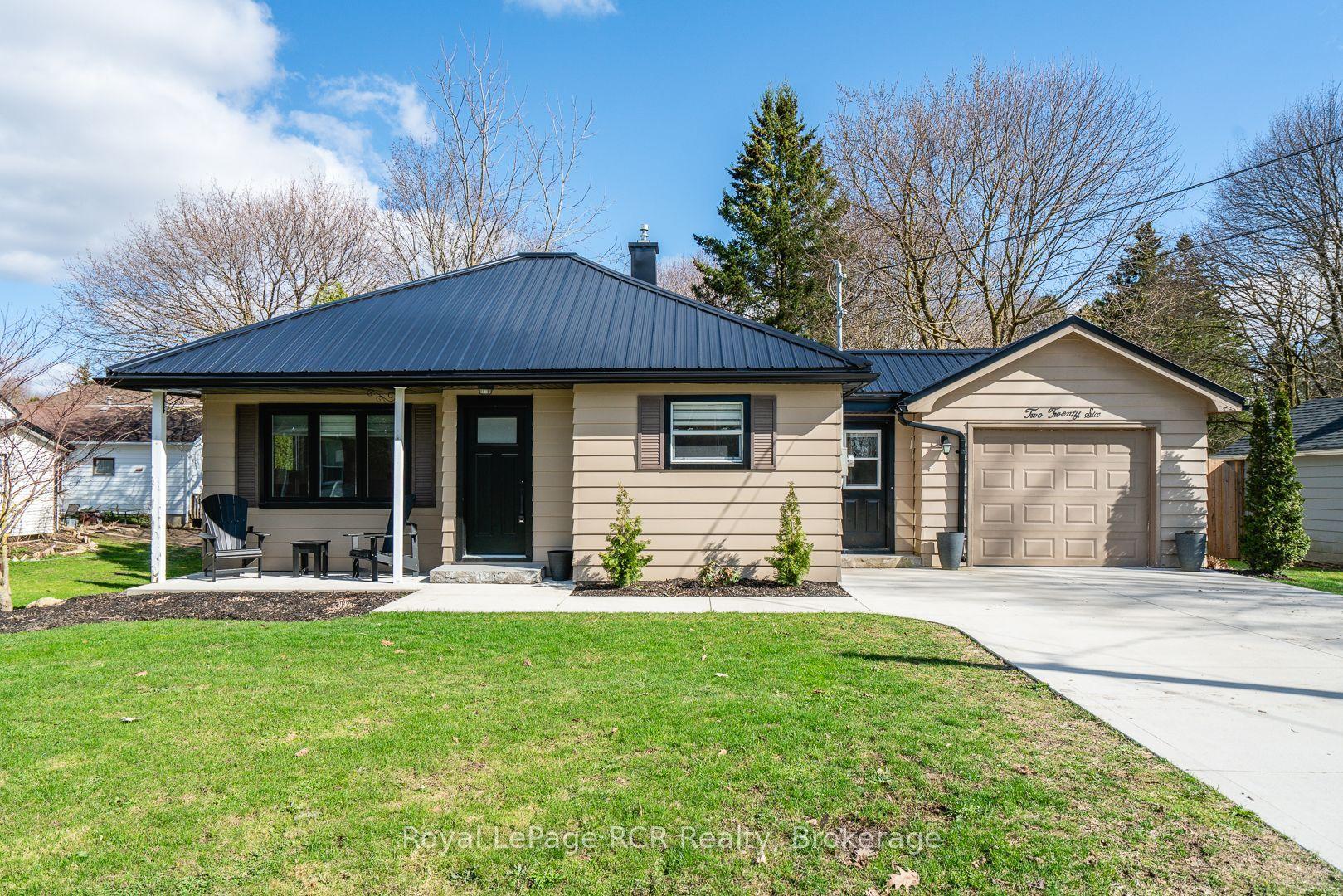 226 Birmingham Street W — photo 1