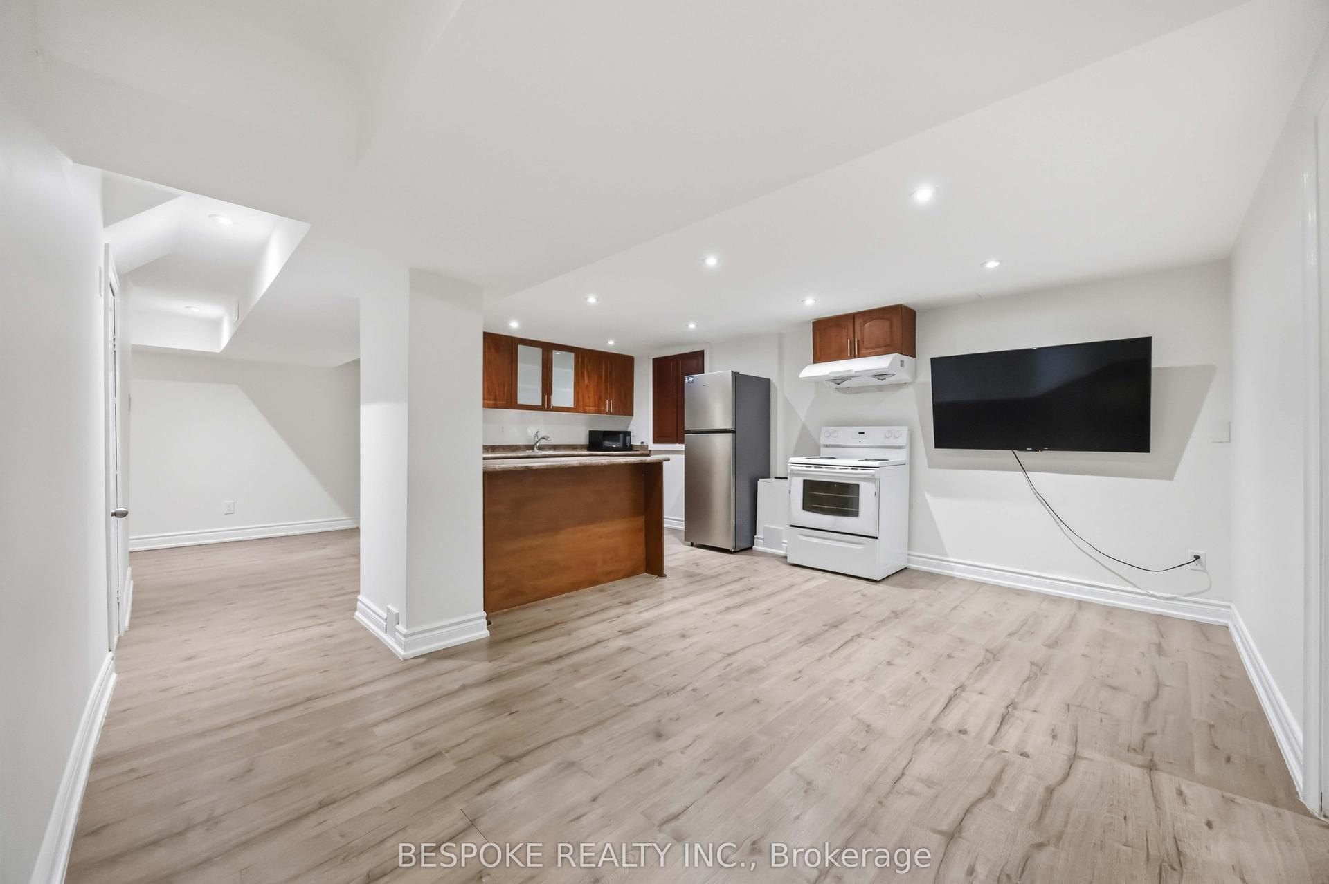 54 Mcinnes Crescent Bsmt #Bsmt, Toronto — Detached for lease, photo 1