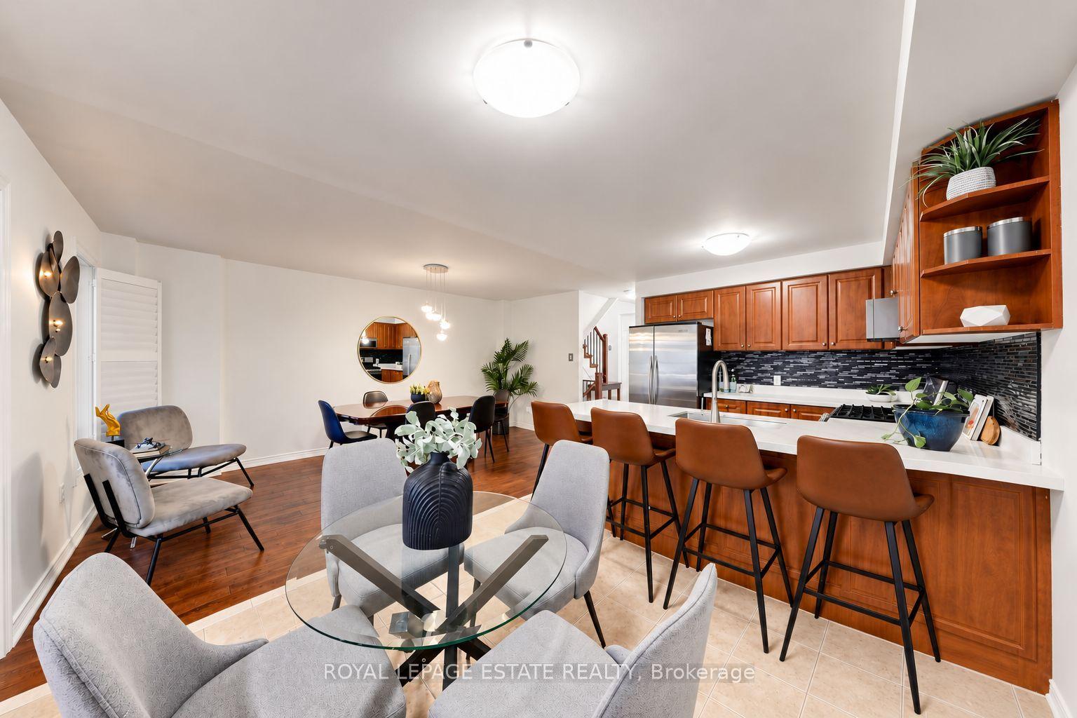 10 Dooley Crescent, Ajax — Townhouse for sale, photo 1