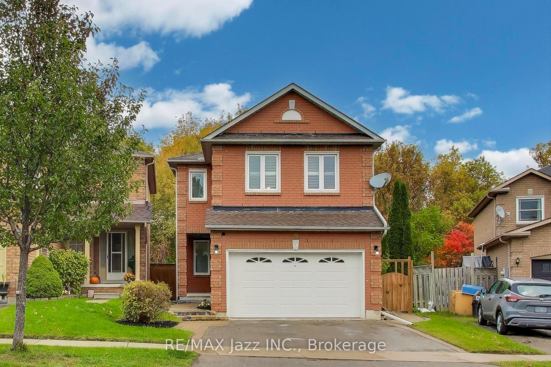 9 Maconnachie Place — photo 1